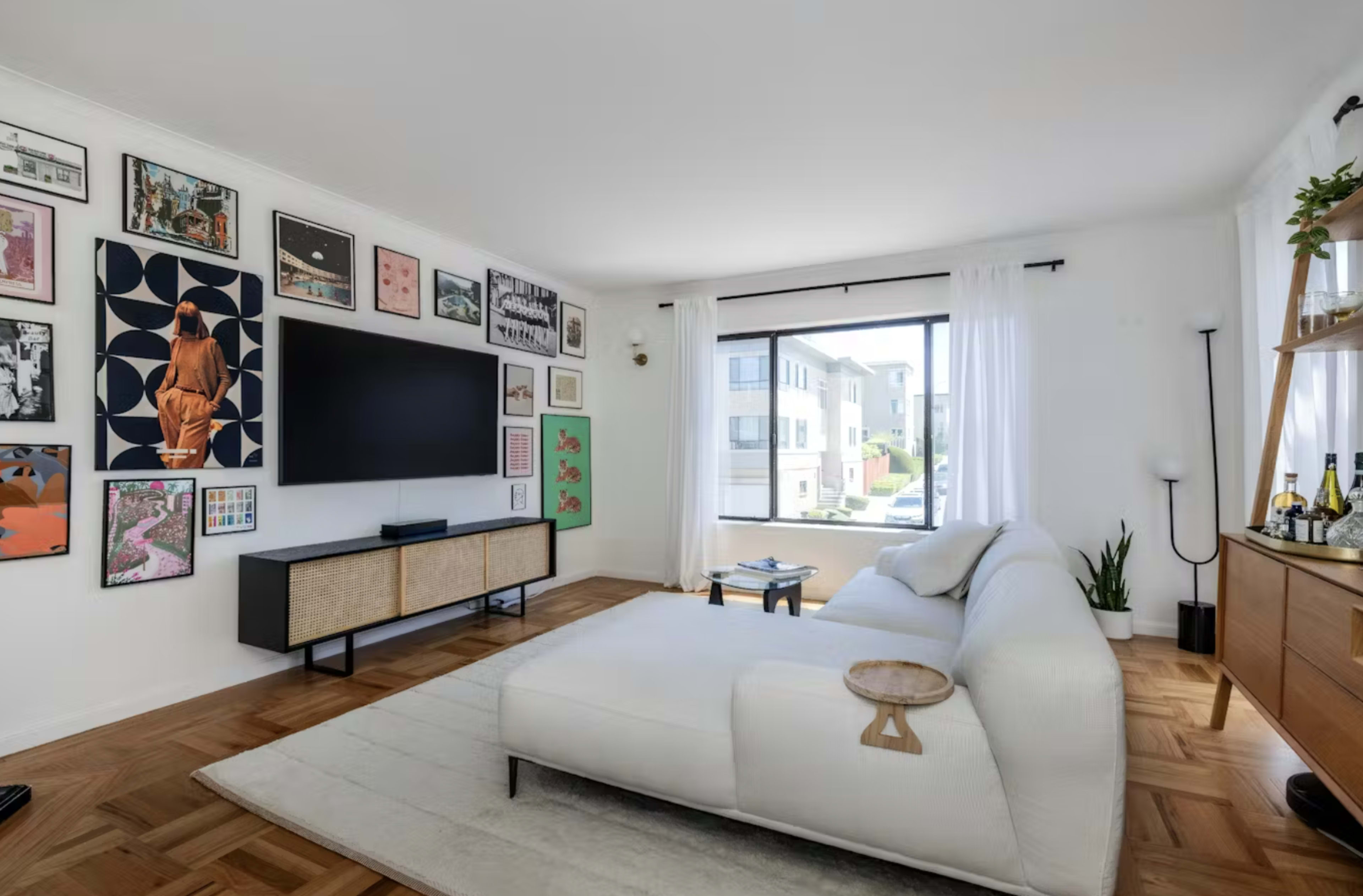 Eclectic Apartment in the Heart of the City Image in Anza Vista, San Francisco, CA