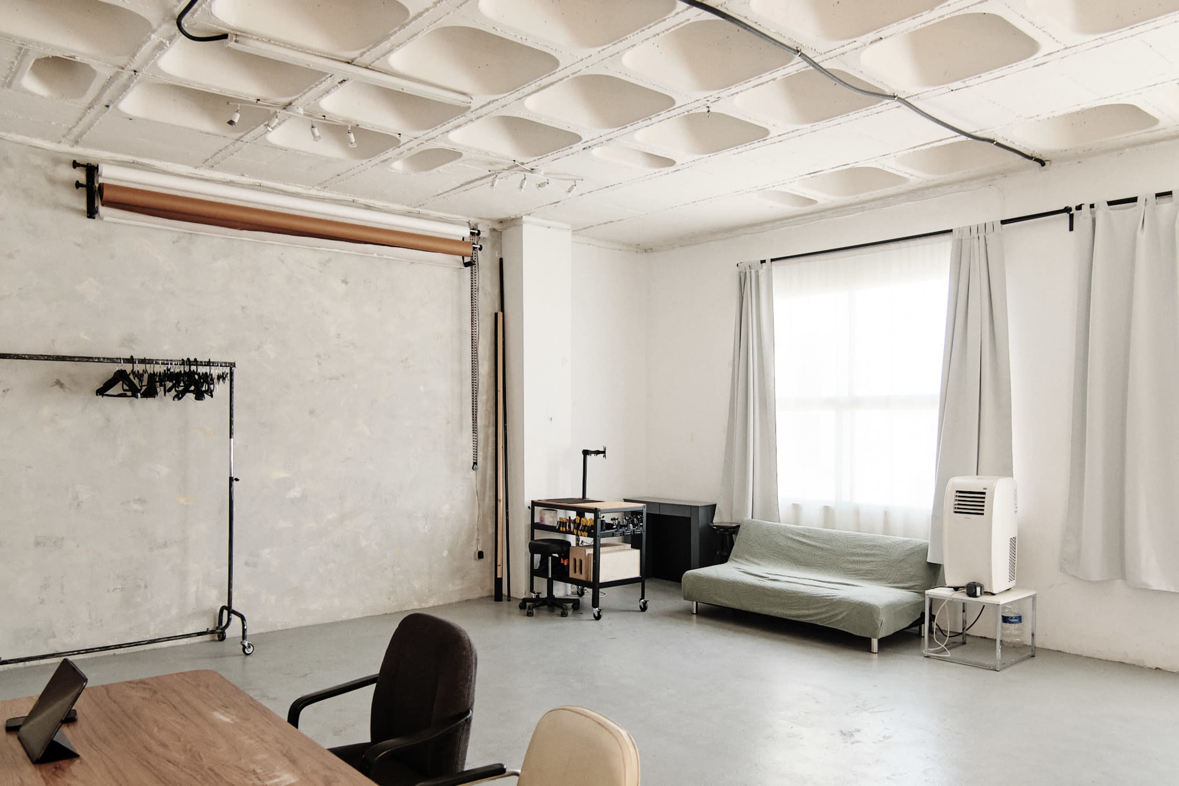 Natural Light Photography Studio Image in Simancas, Madrid, M