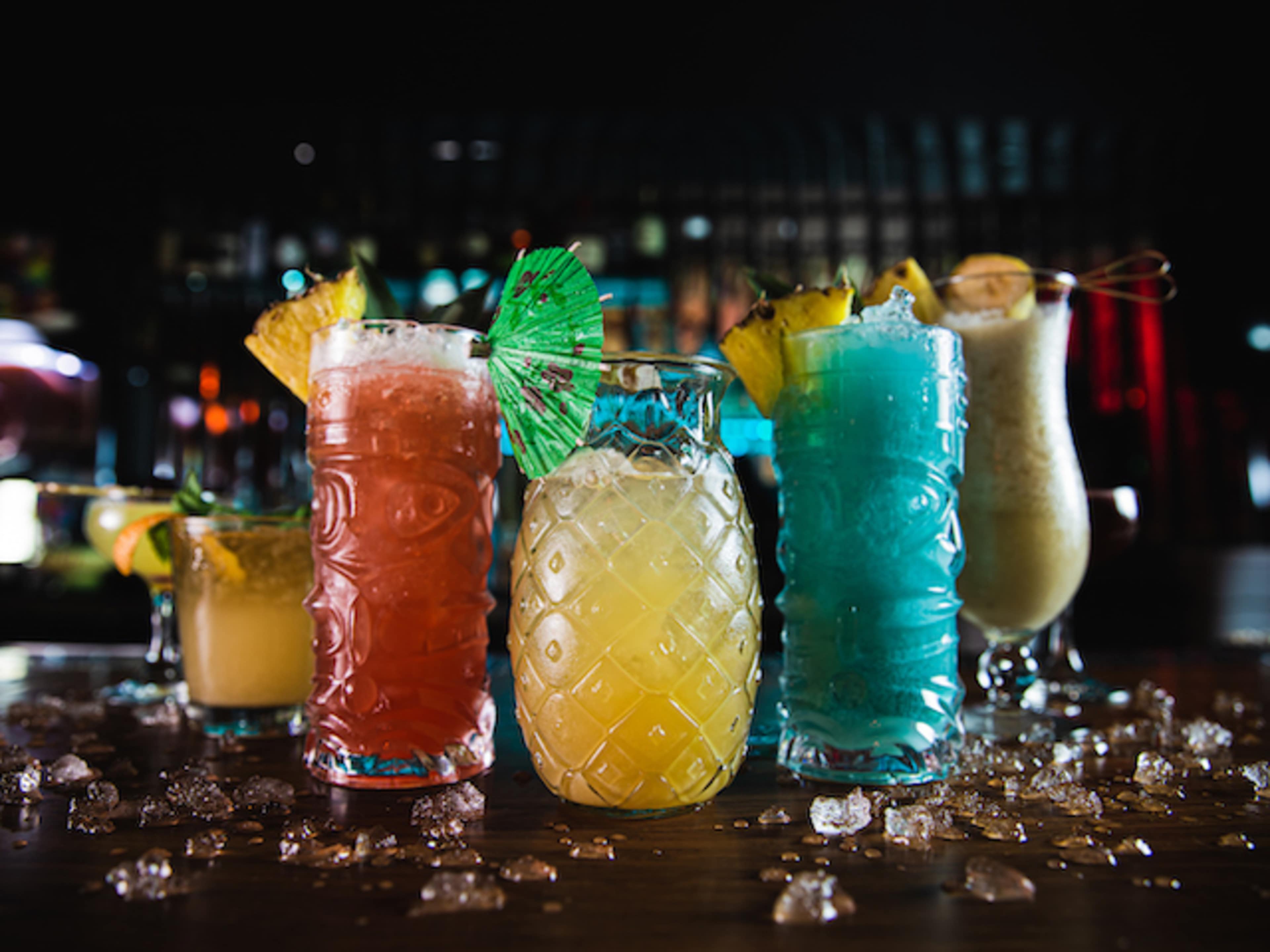 Happy Hour - OPEN BAR