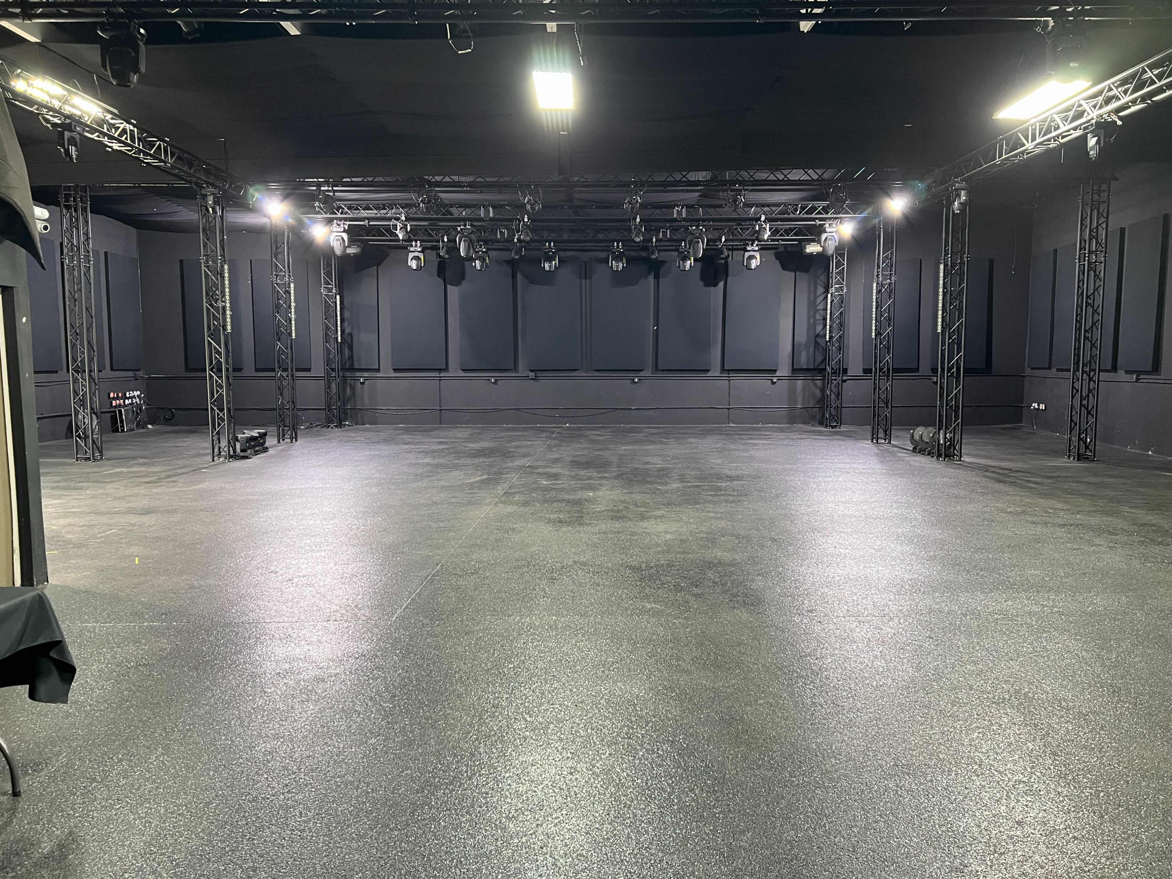 Versatile 3000 Sq. Ft. Music & Production Studio with Premium Amenities – Ideal for Rehearsals, Events, and Filming Image in Carson, Gardena, CA
