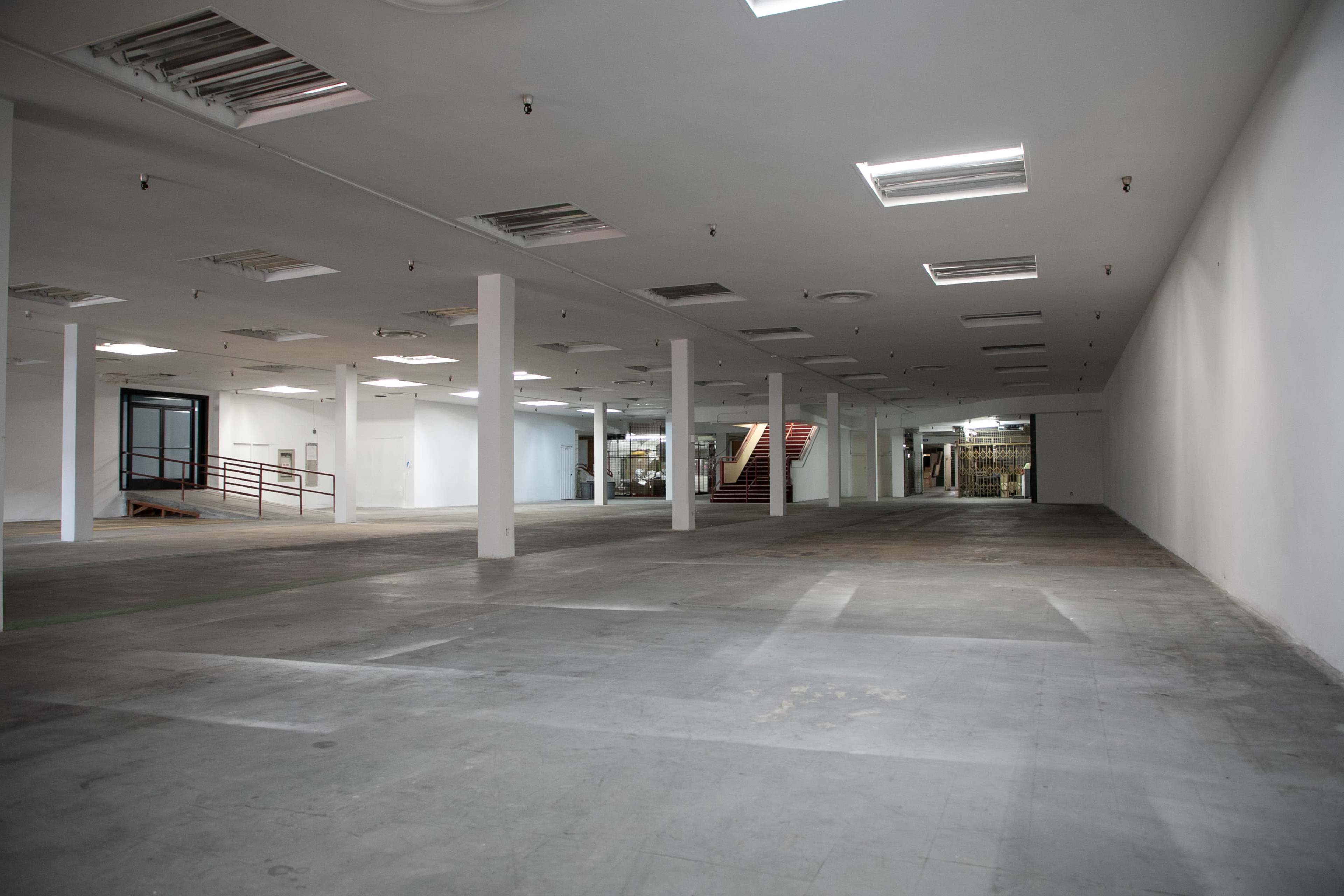 Industrial Multi Level Shopping Center Image in Inglewood, inglewood, CA