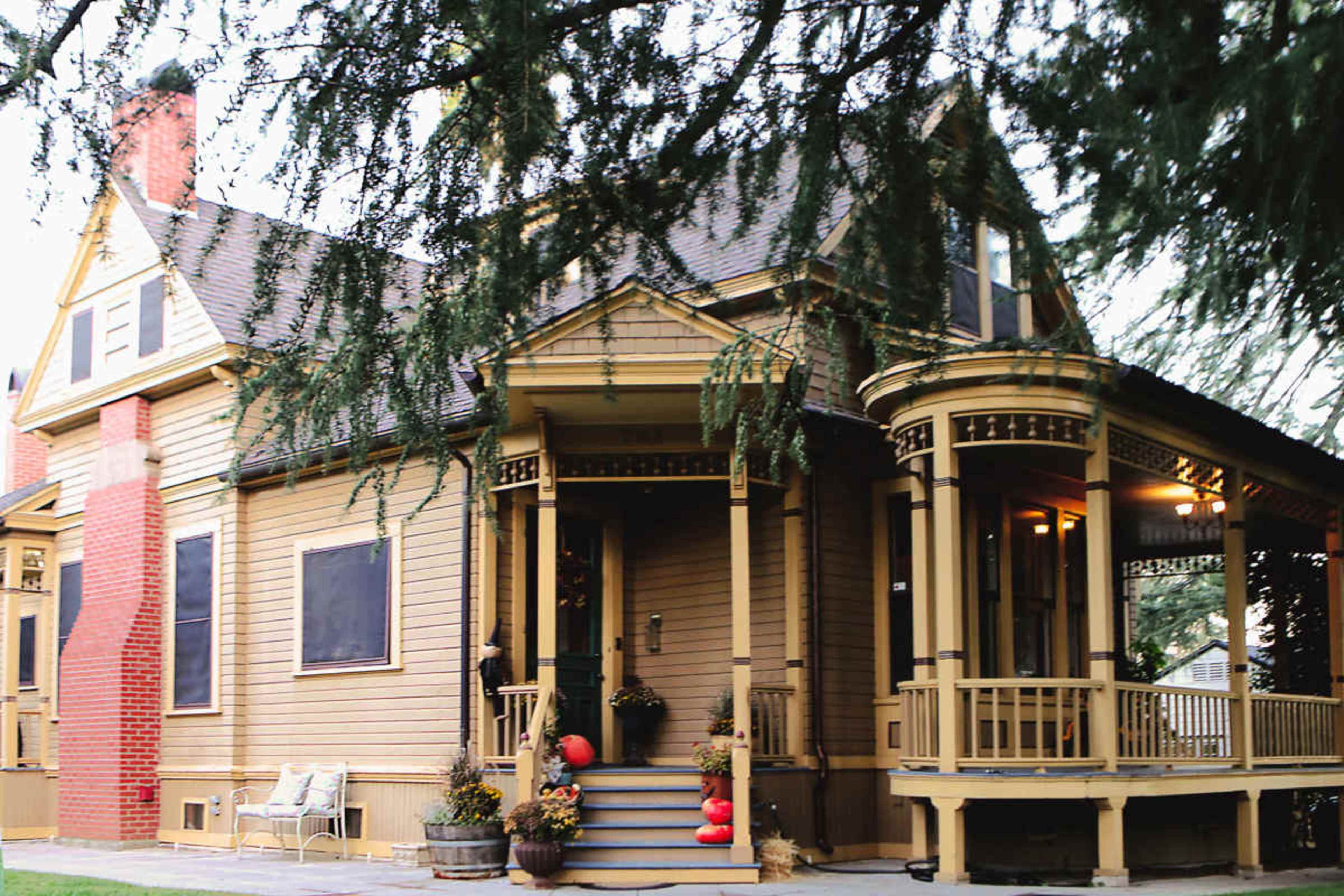 HISTORIC REDLANDS VICTORIAN Image in South Redlands, Redlands, CA