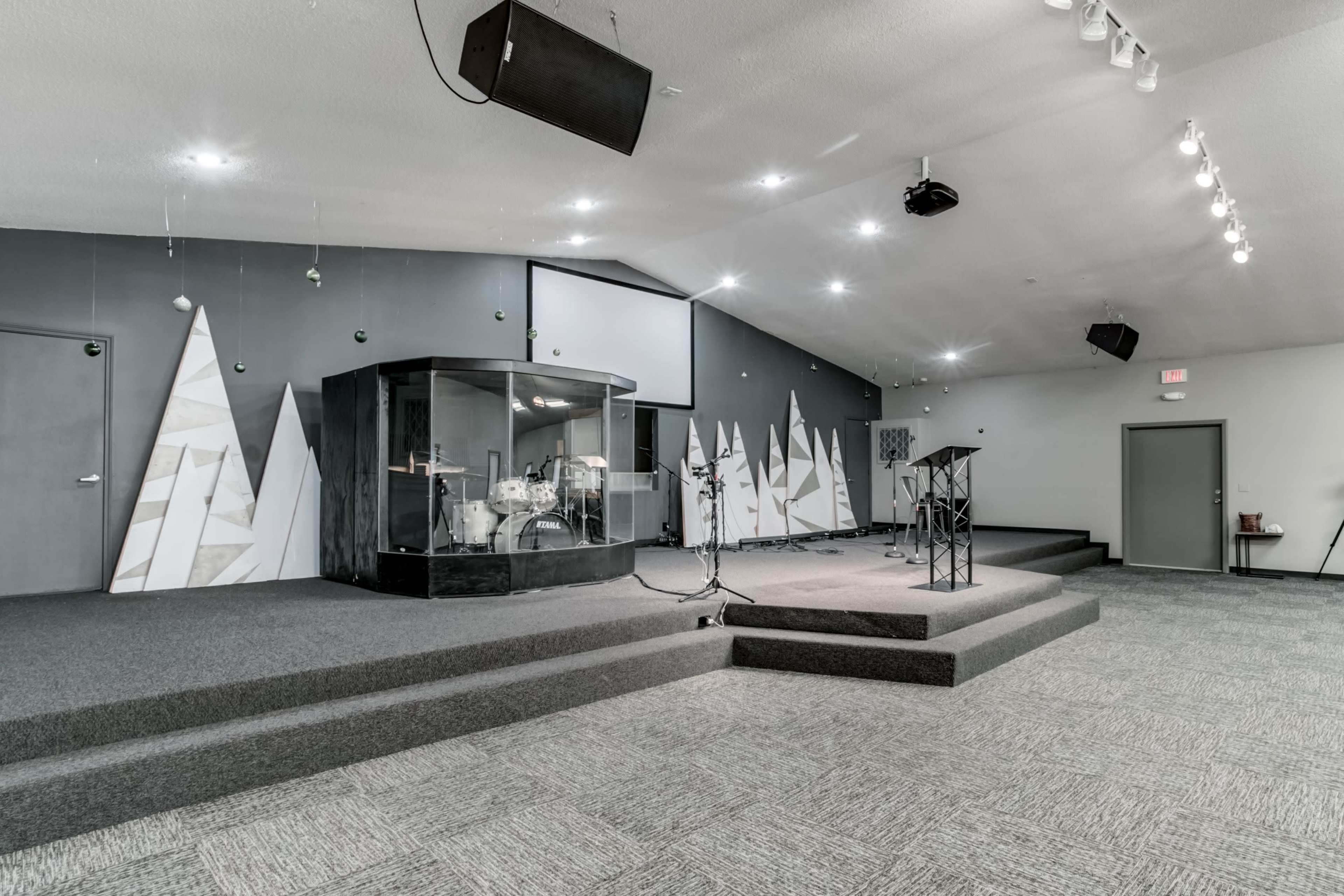 Spacious Church Hall with Modern Amenities and Ample Parking Image in Blue Township, Independence, MO