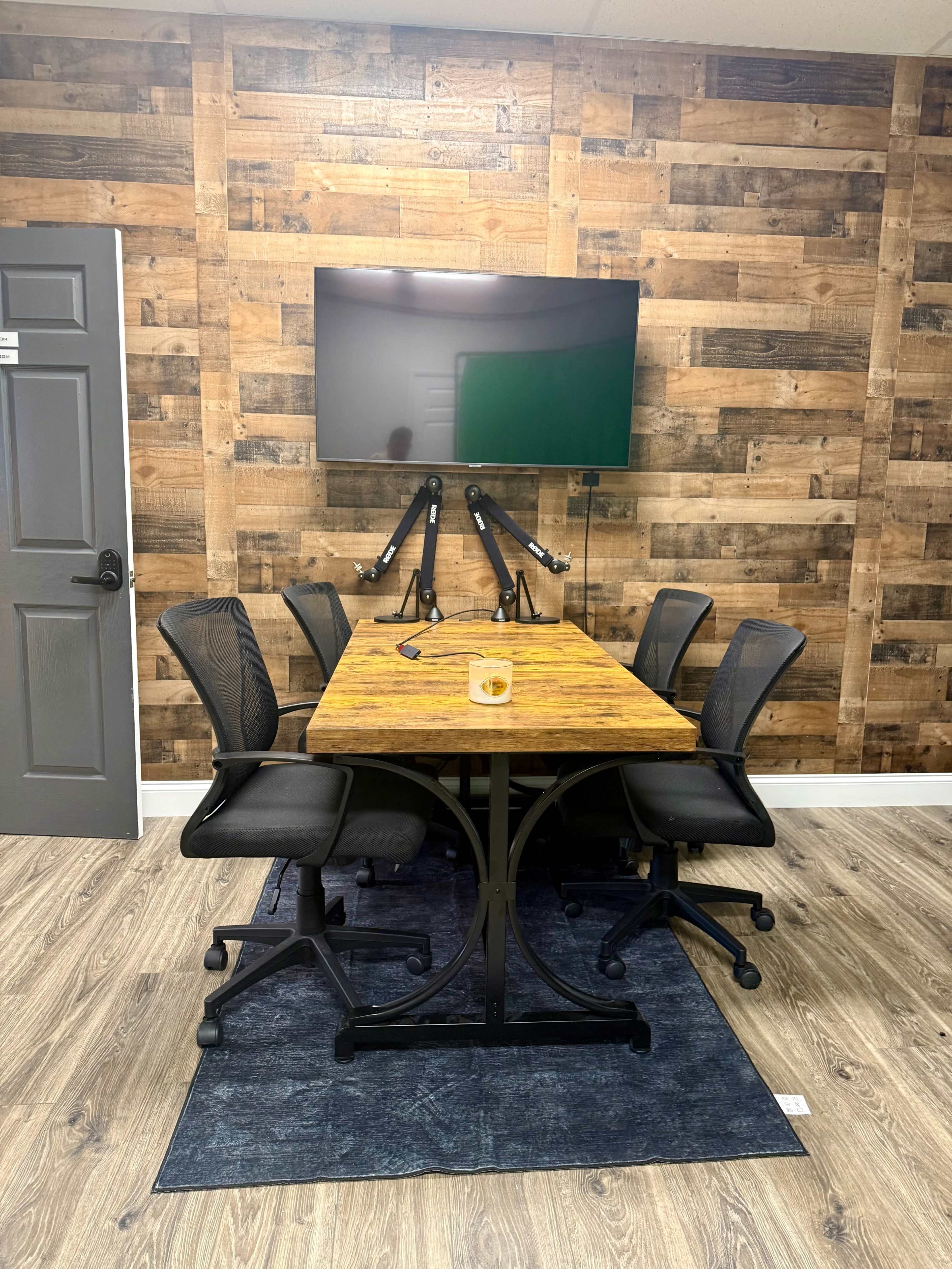 Hidden Film/Photography Studio Image in Pitman, Pitman, NJ