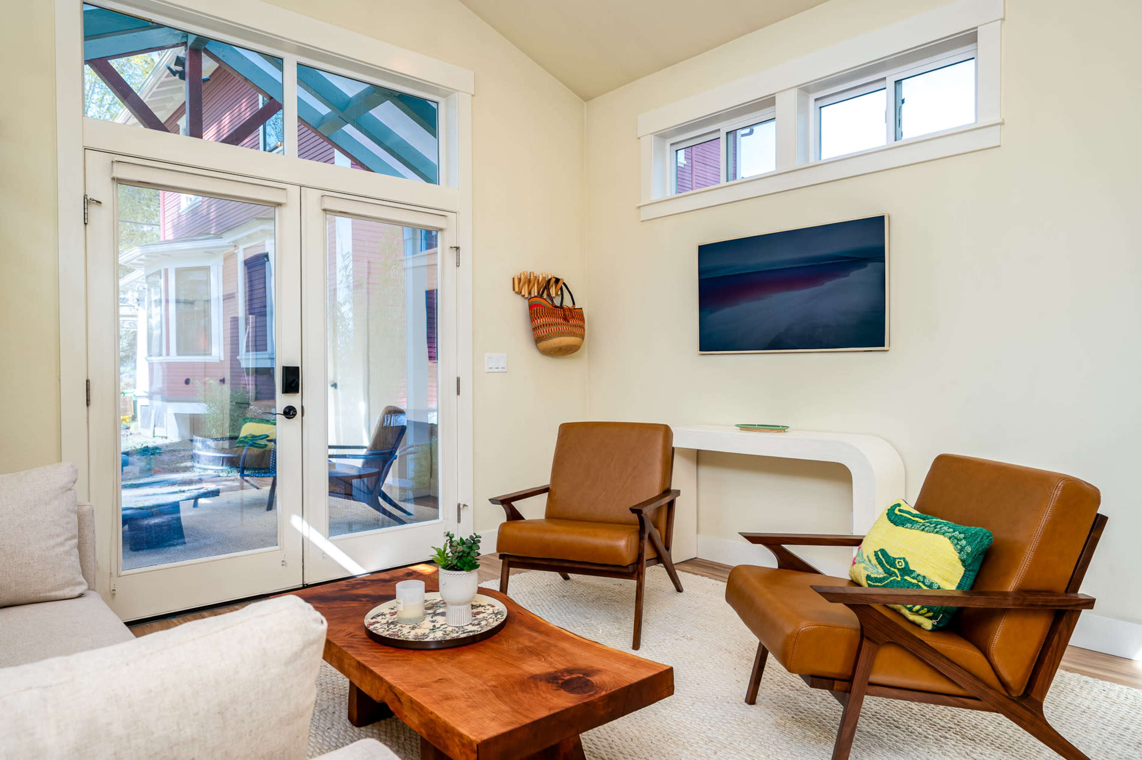 Versatile multi-use ADU for shoots, gatherings, and more. Image in , Portland, CA