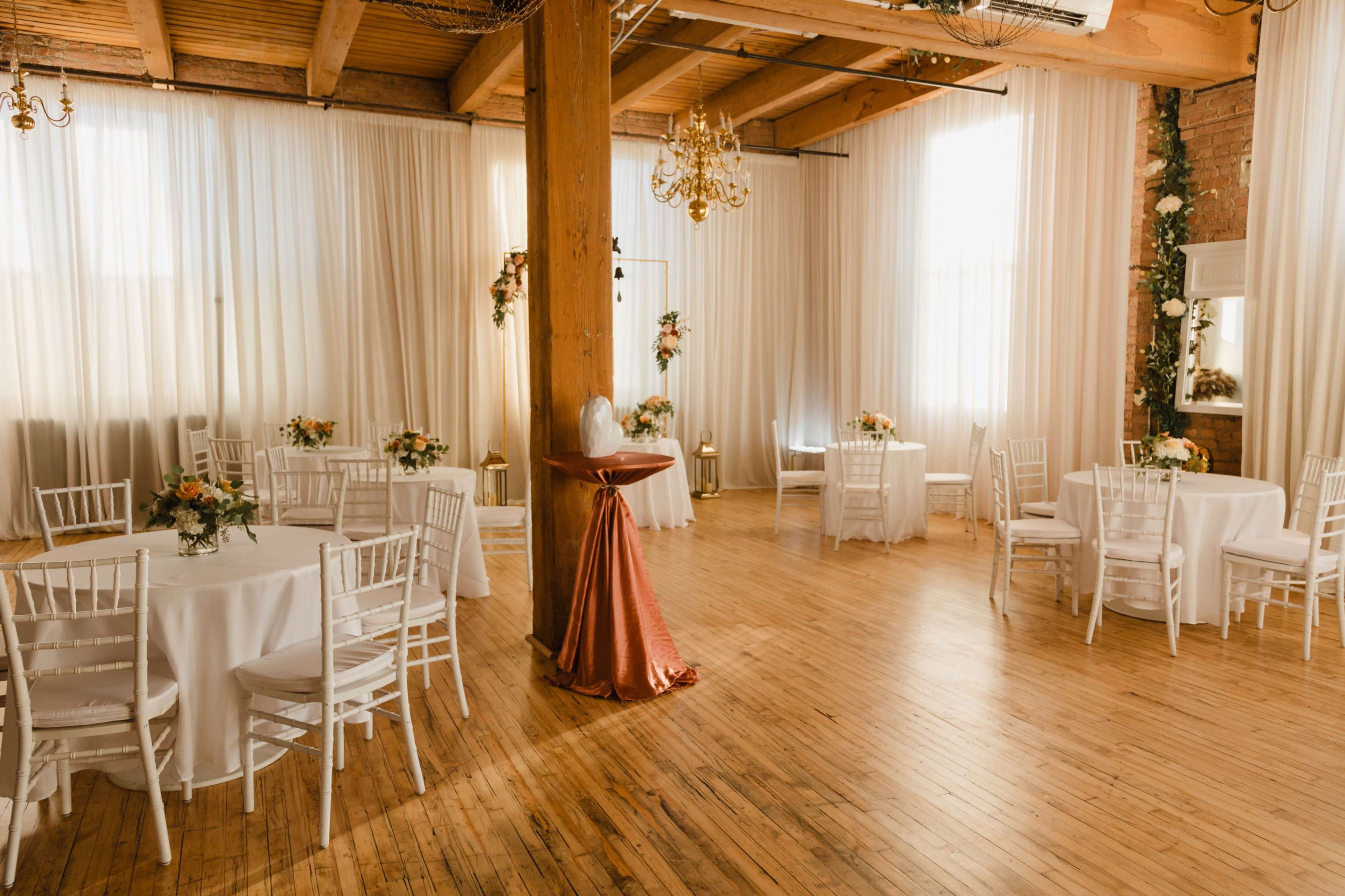 Bridgeport Studio with Lots of Natural Light Image in South Side, Chicago, IL
