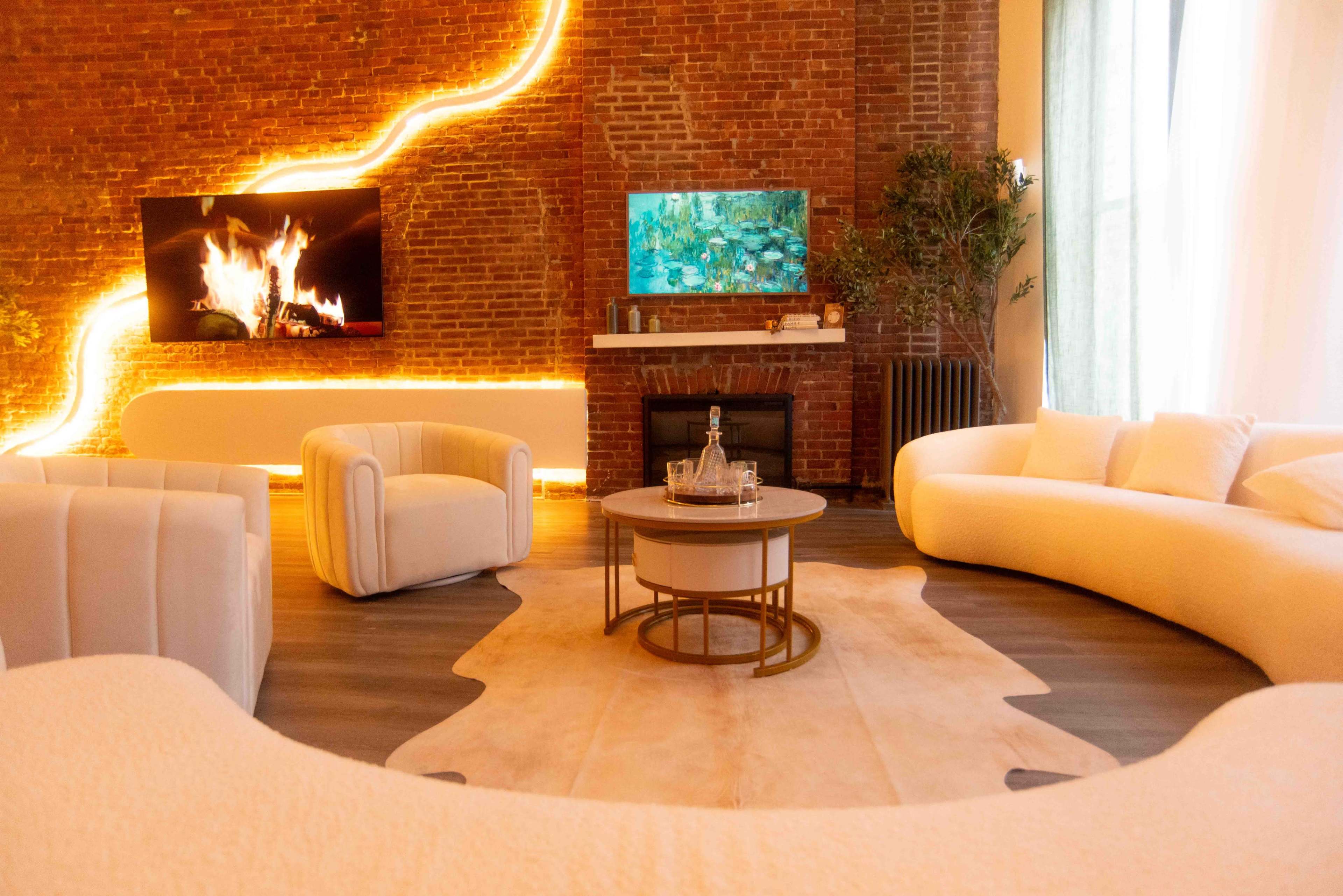 Artistic and Cozy Broadway Venue for your Meetings Image in Midtown Manhattan, New York City, NY