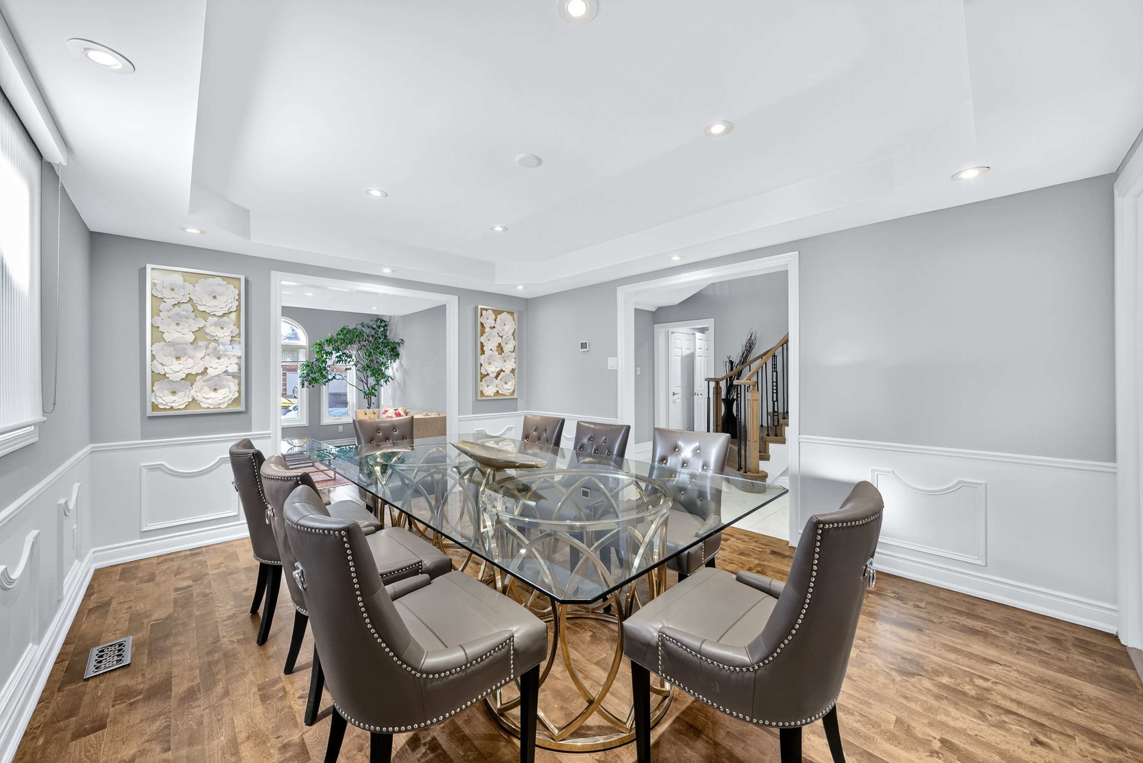 Cinematic Family Estate with Private Pool Image in Newmarket, Toronto, ON