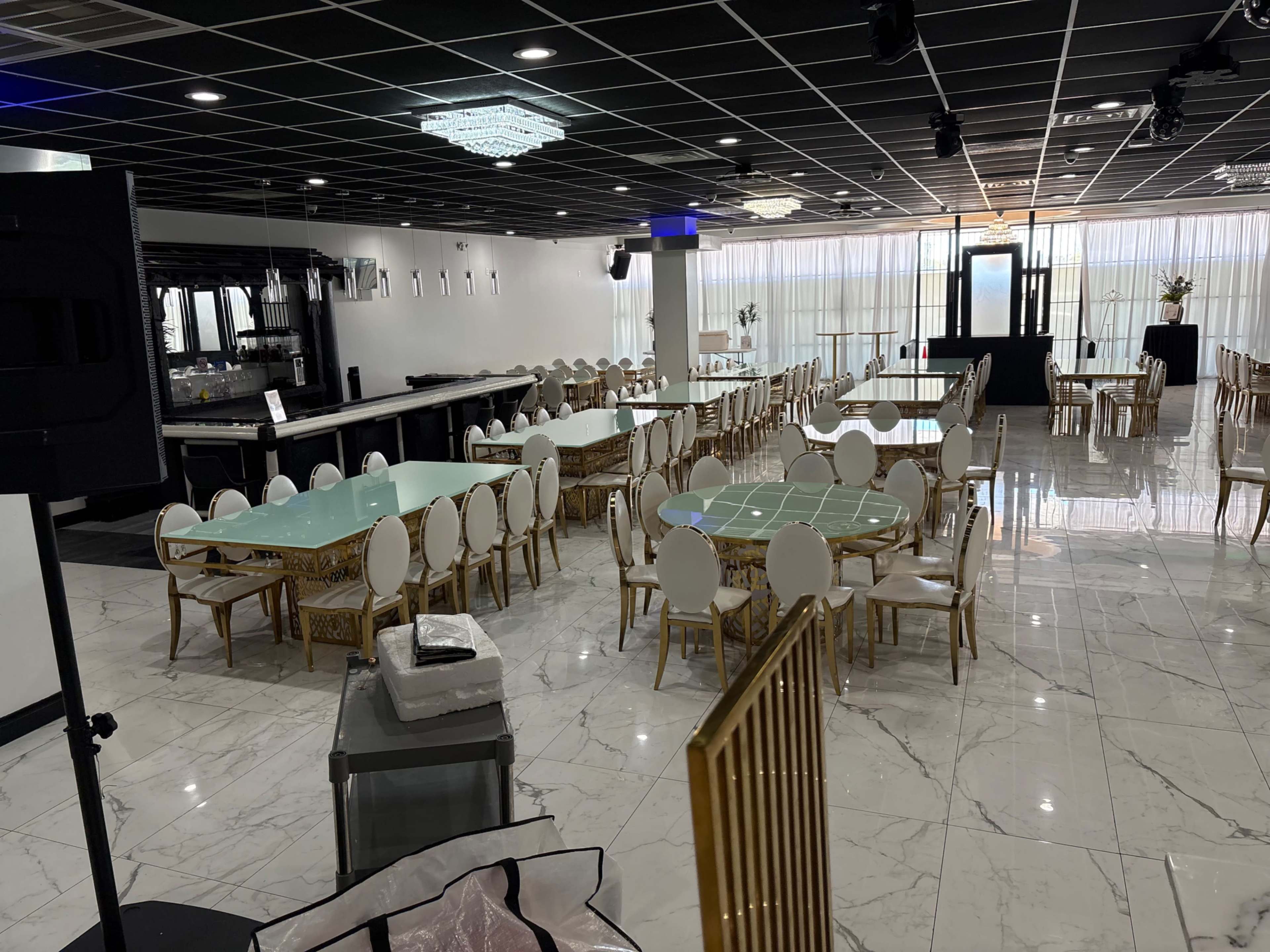 Evept Space, Cystal table and chair Image in Eldridge / West Oaks, Houston, TX