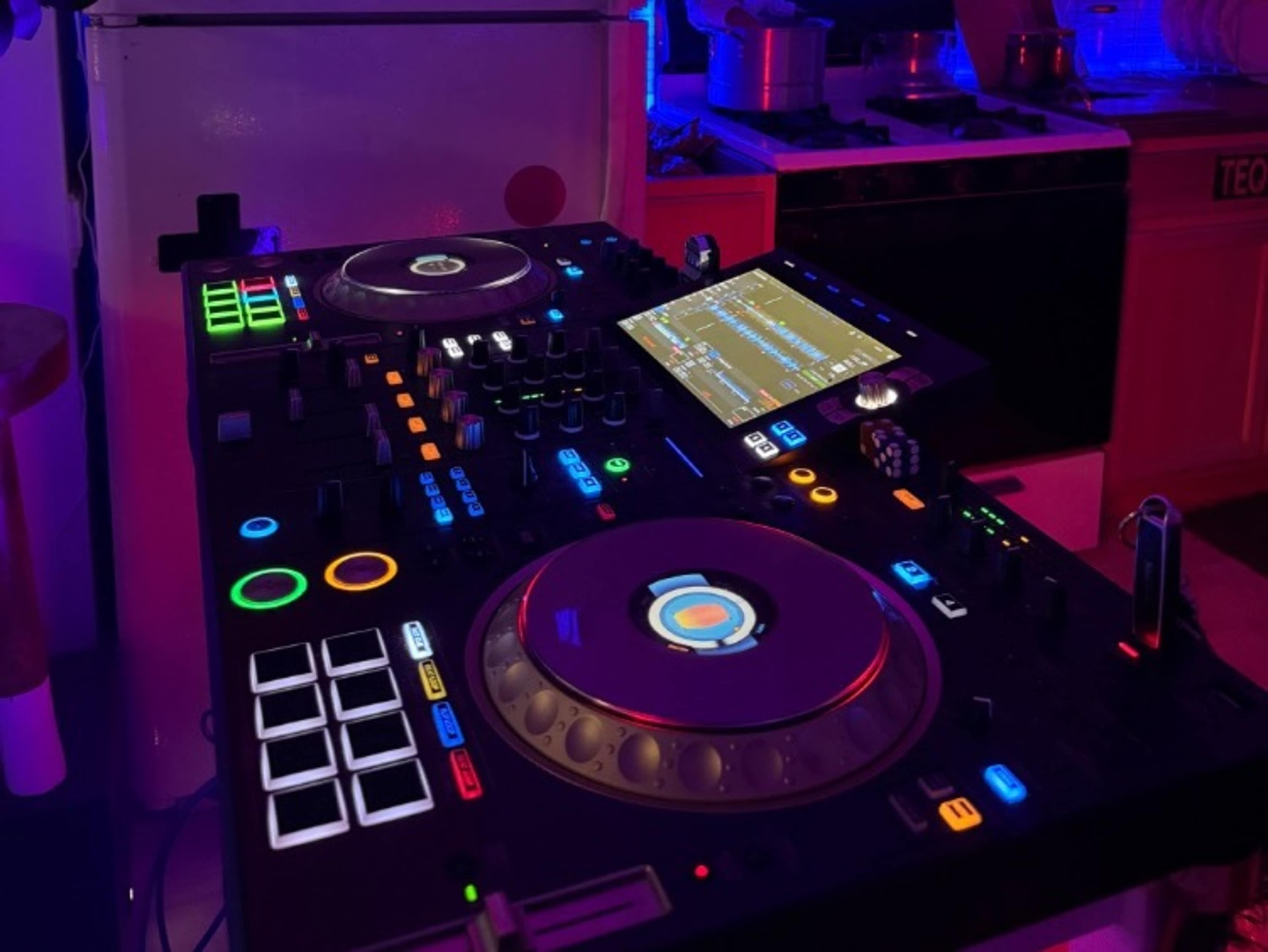 XDJ-AZ 