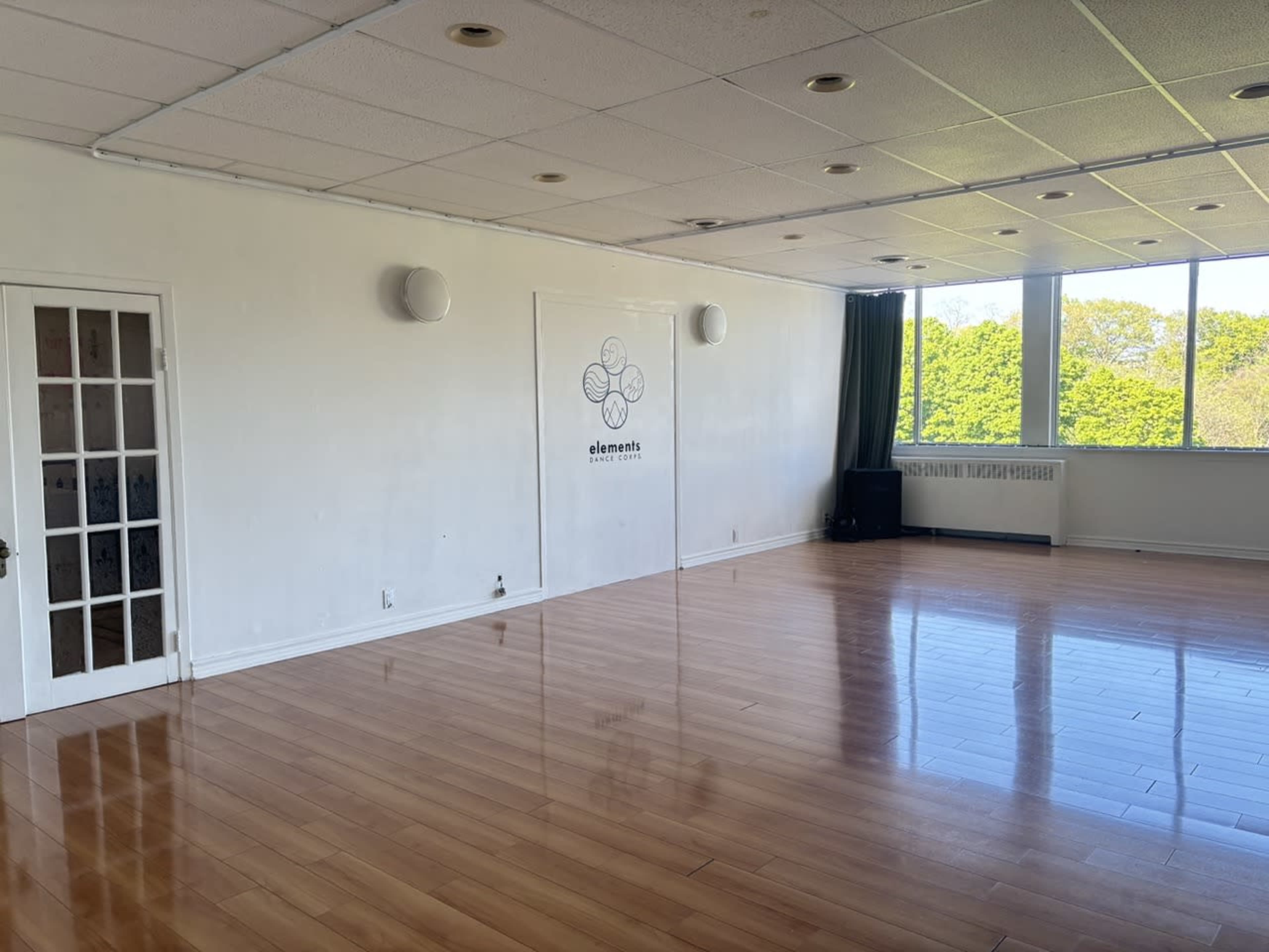 Sunny Dance Studio by Yonge and Bloor Image in Rosedale-Moore Park, Toronto, ON