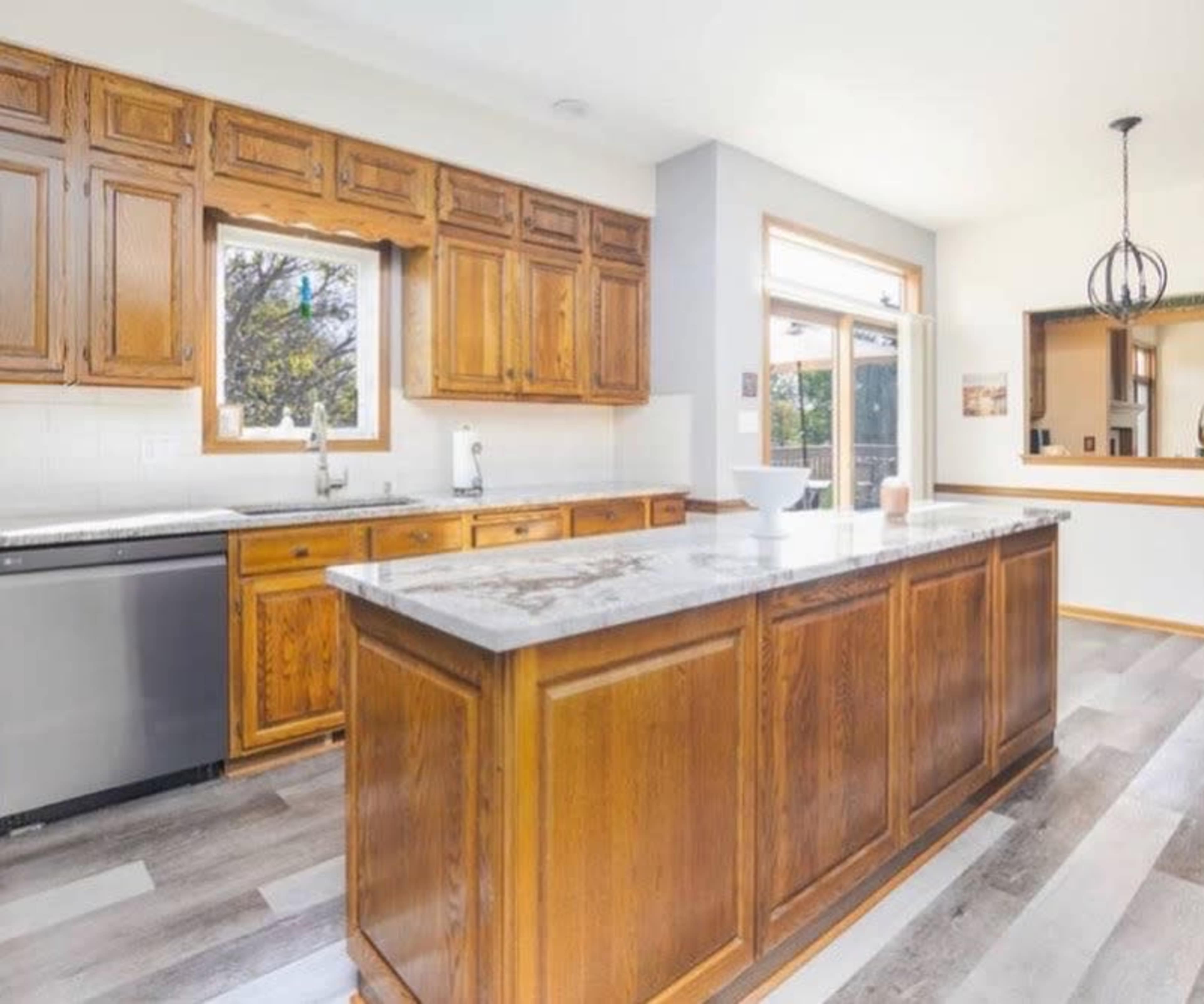 Spacious Colonial Estate Image in Clive, Clive, IA