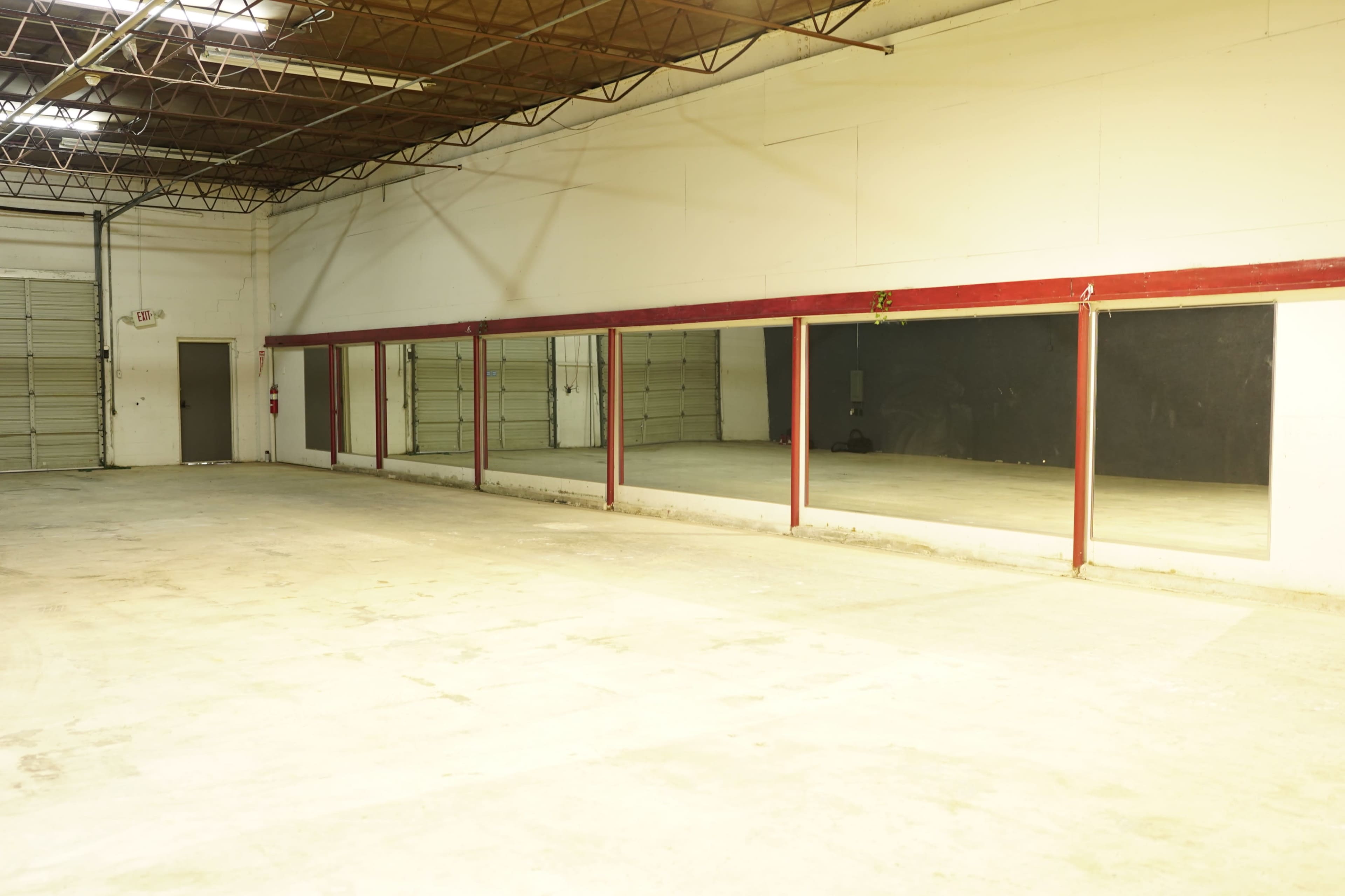 Huge Warehouse with Ramp Loading Image in Stonecrest, Stonecrest, GA