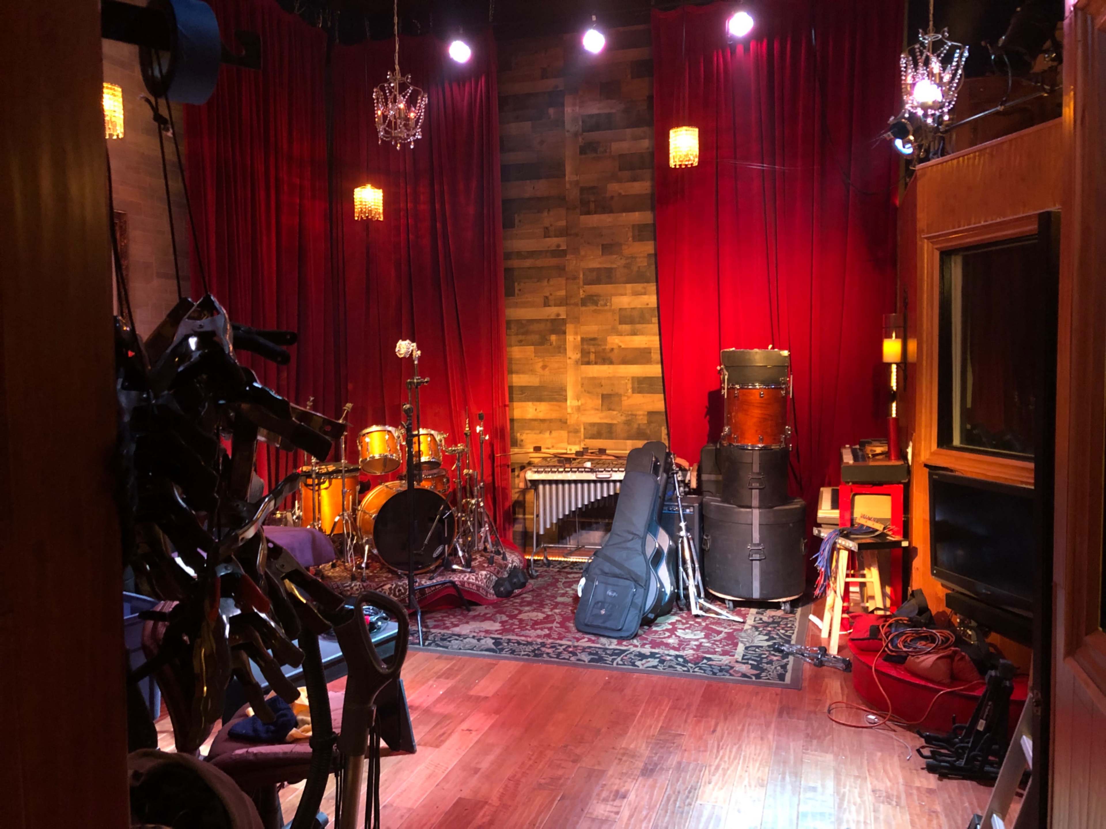 Orange County Cozy Production Studio with Easy Freeway Access | Audio & Video Ready Image in Santa Ana, Santa Ana, CA