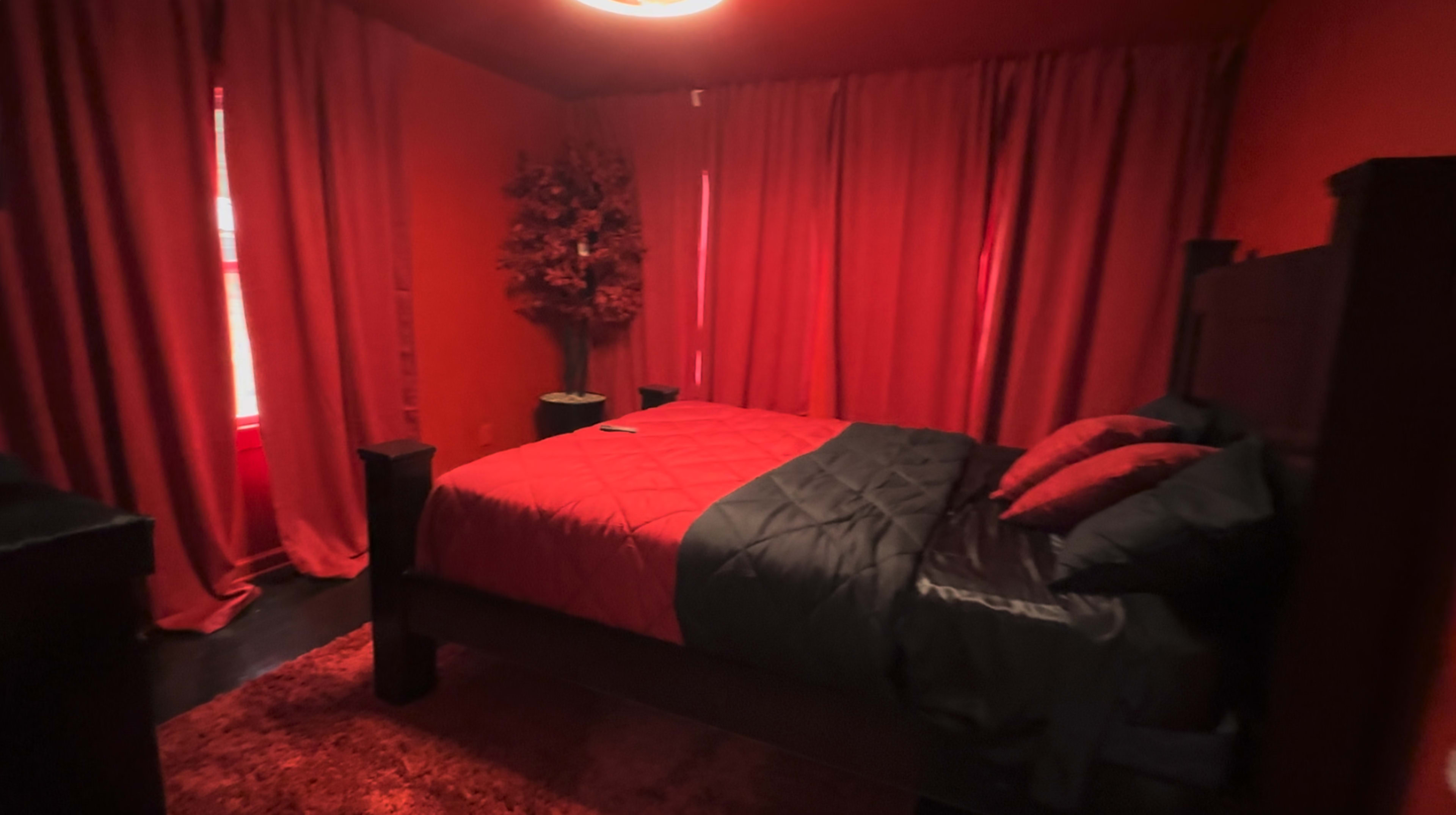 Metro Atlanta Photo House Image in Colonial Hills, East Point, GA