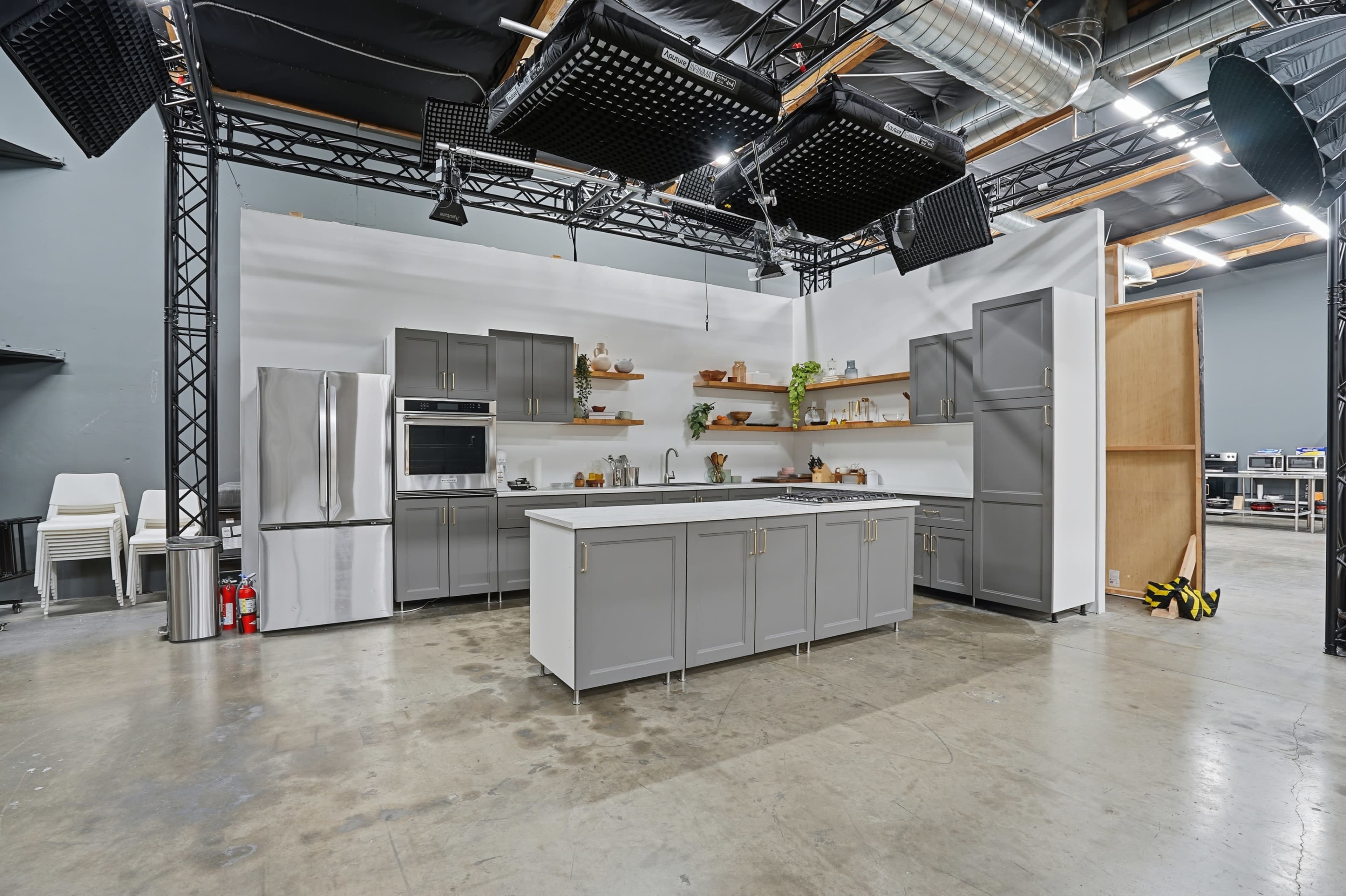 Grey Home Kitchen Studio Image in Chatsworth, Chatsworth, CA