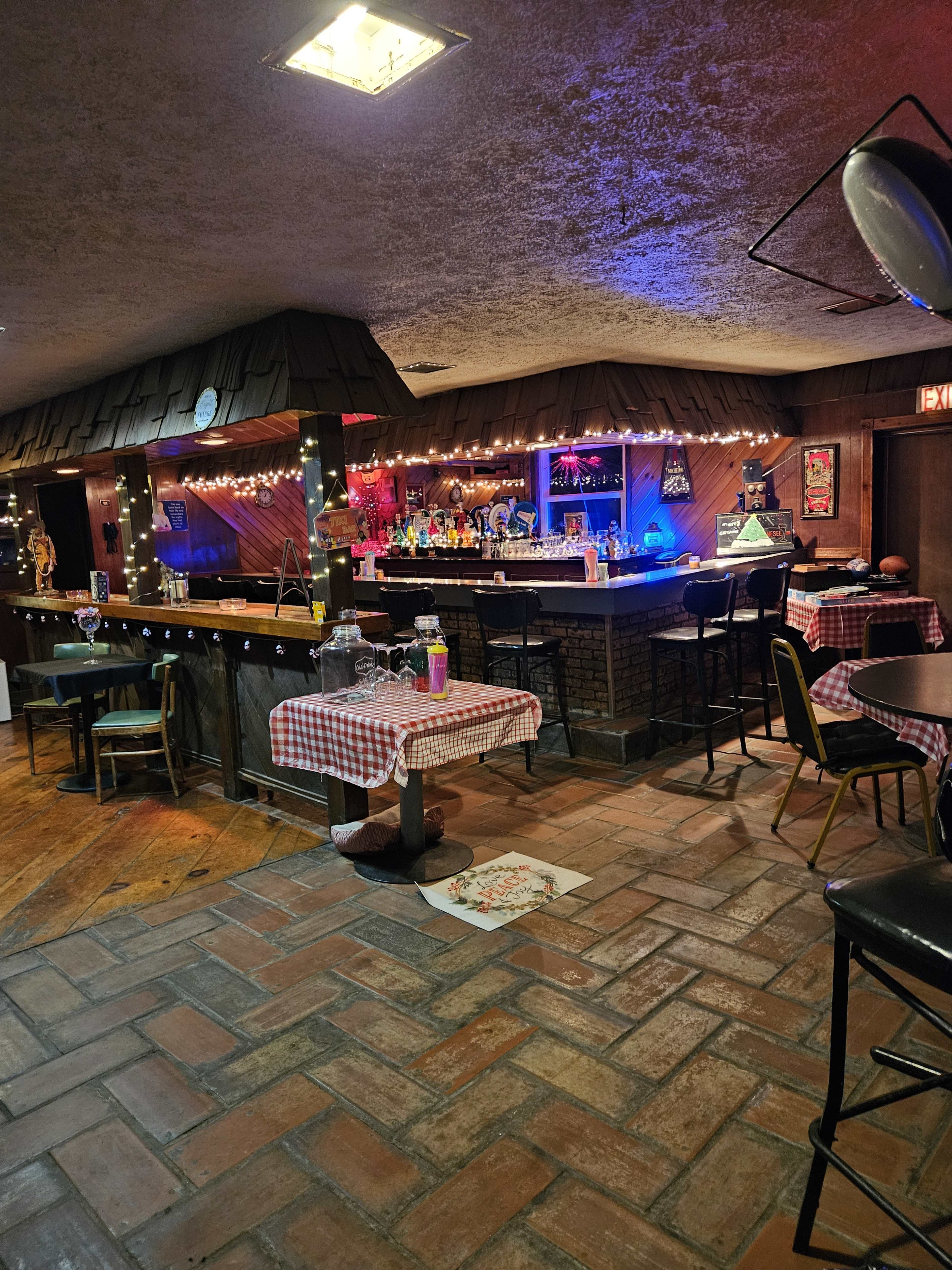 Bar restaurant in country Image in Gainesville, Silversprings, NY