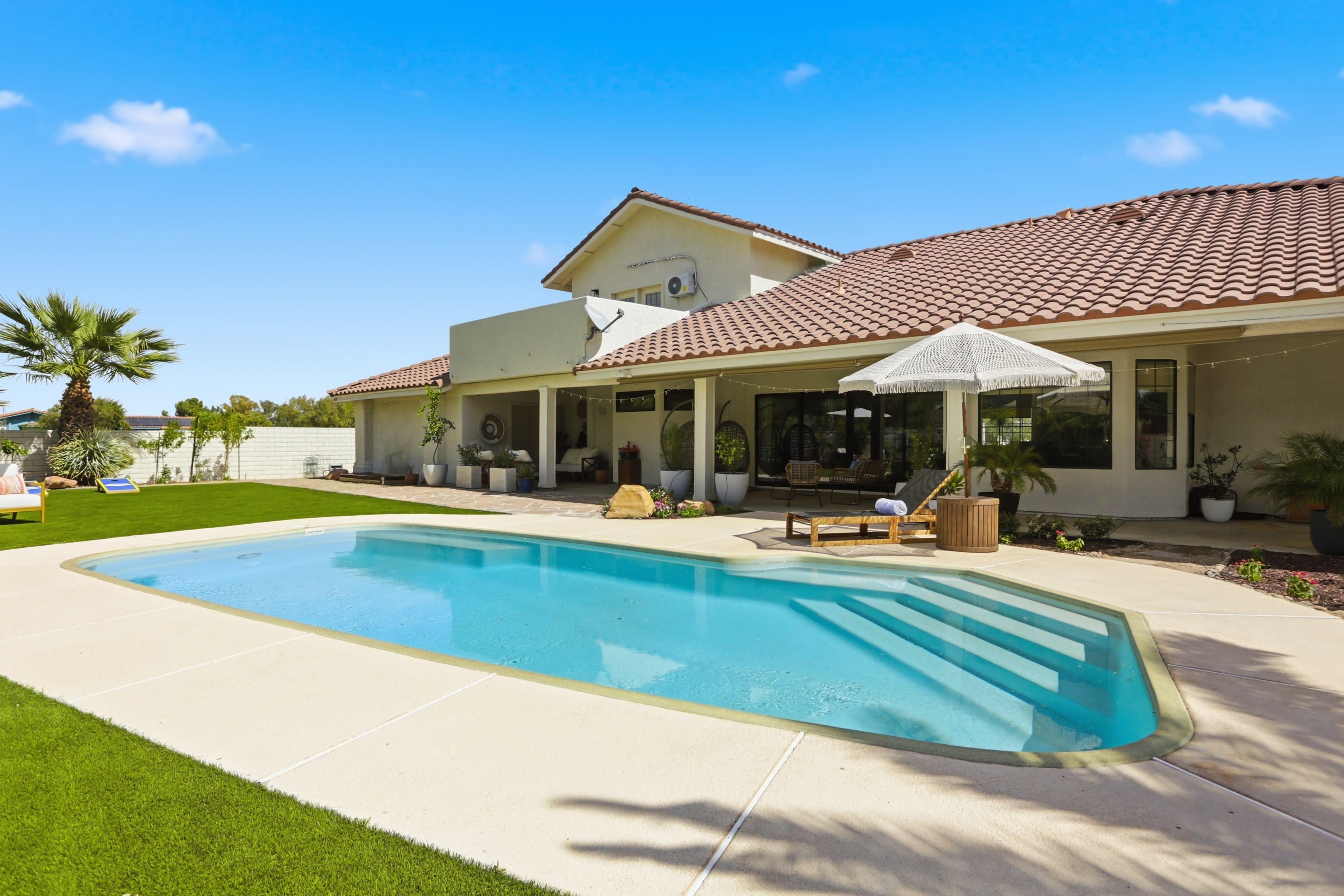 Paradise Ranch | Modern Retro Ranch, Las Vegas, NV | Production | Peerspace