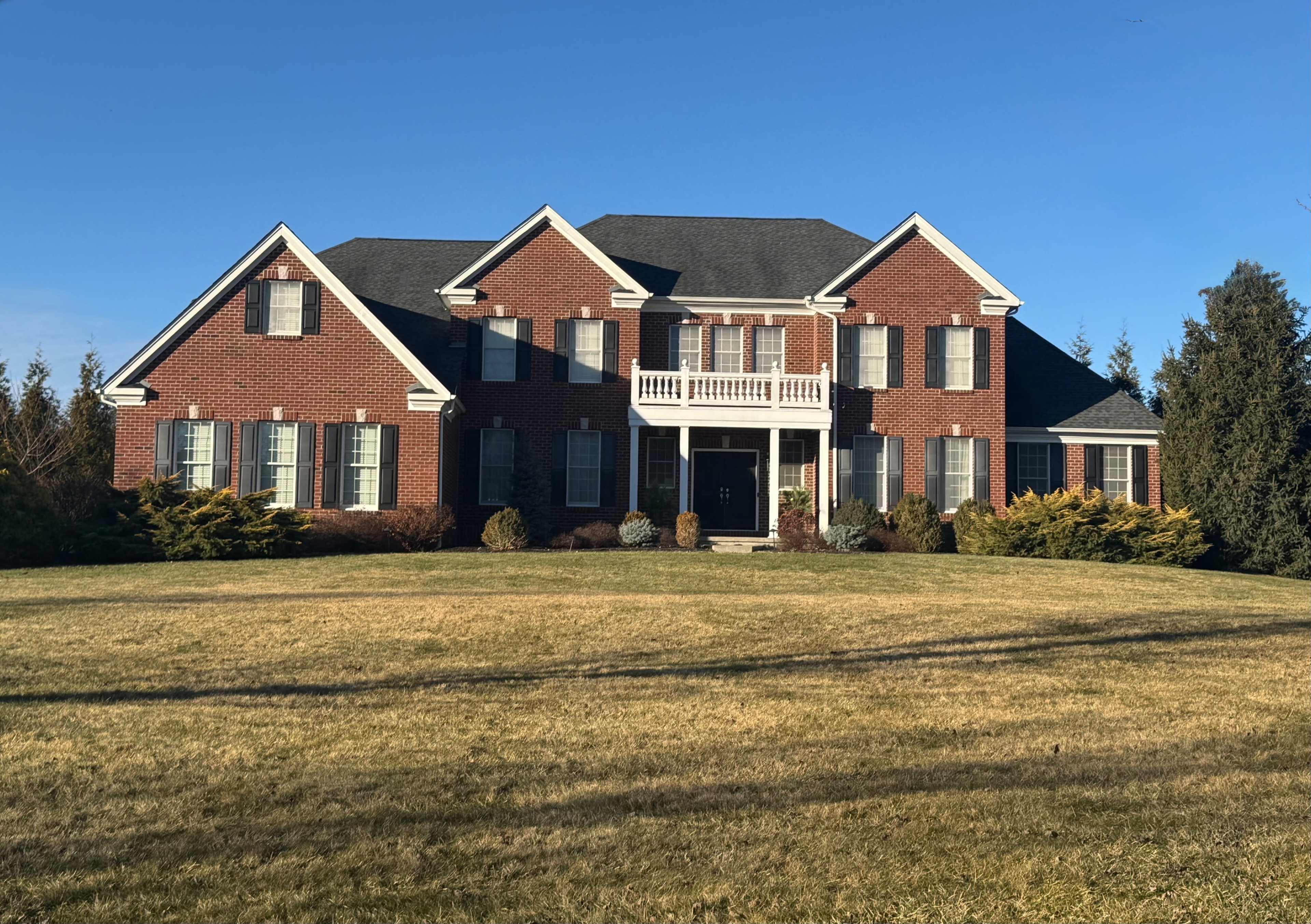 Grand Suburban Estate with Dramatic Staircases, Open Foyer & Resort-Style Amenities Image in Sparta, Sparta, NJ