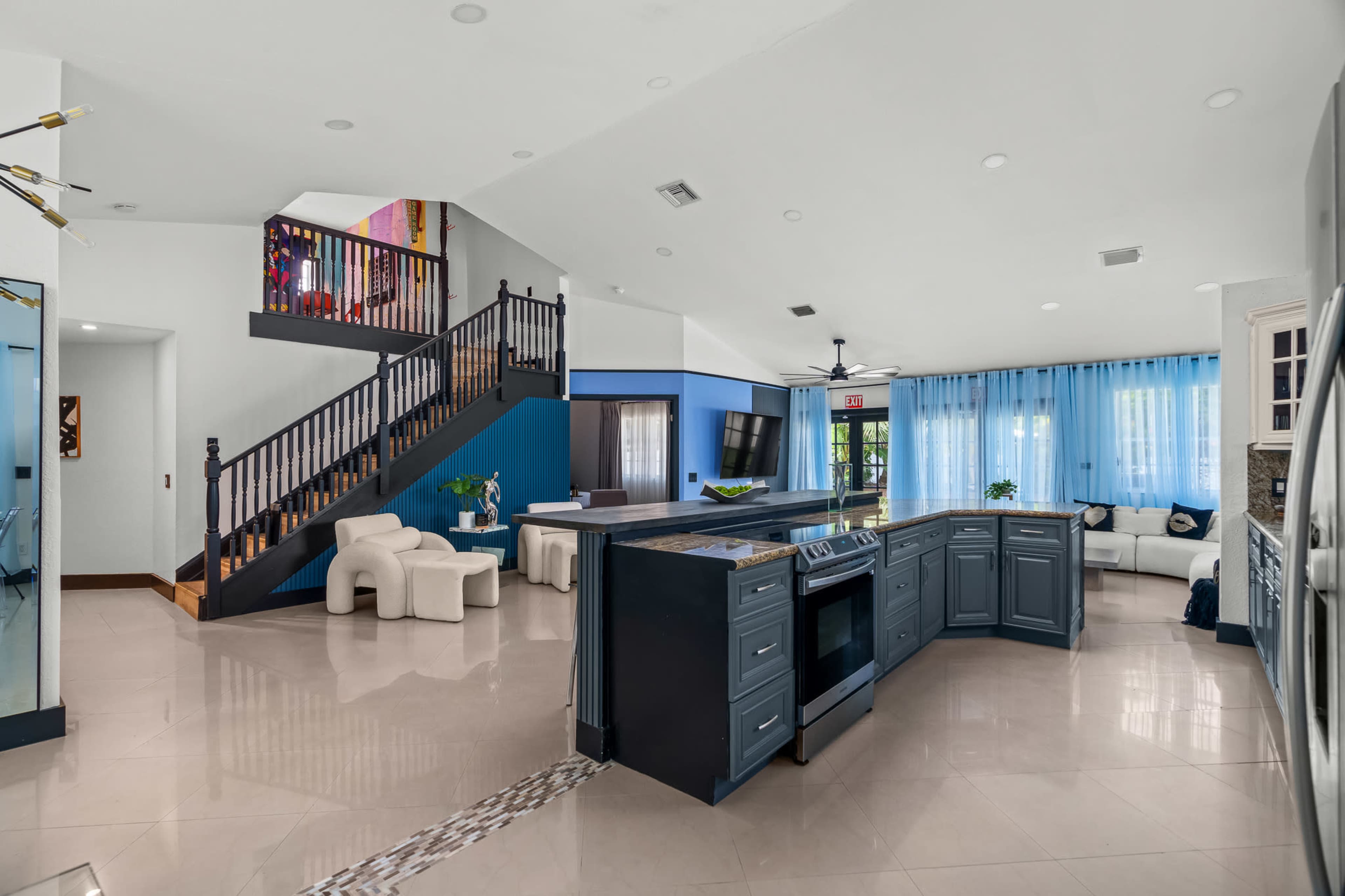 Designer Open Pool House 4 bed sleep 10 NEW games Image in Edgewood, Fort Lauderdale, FL