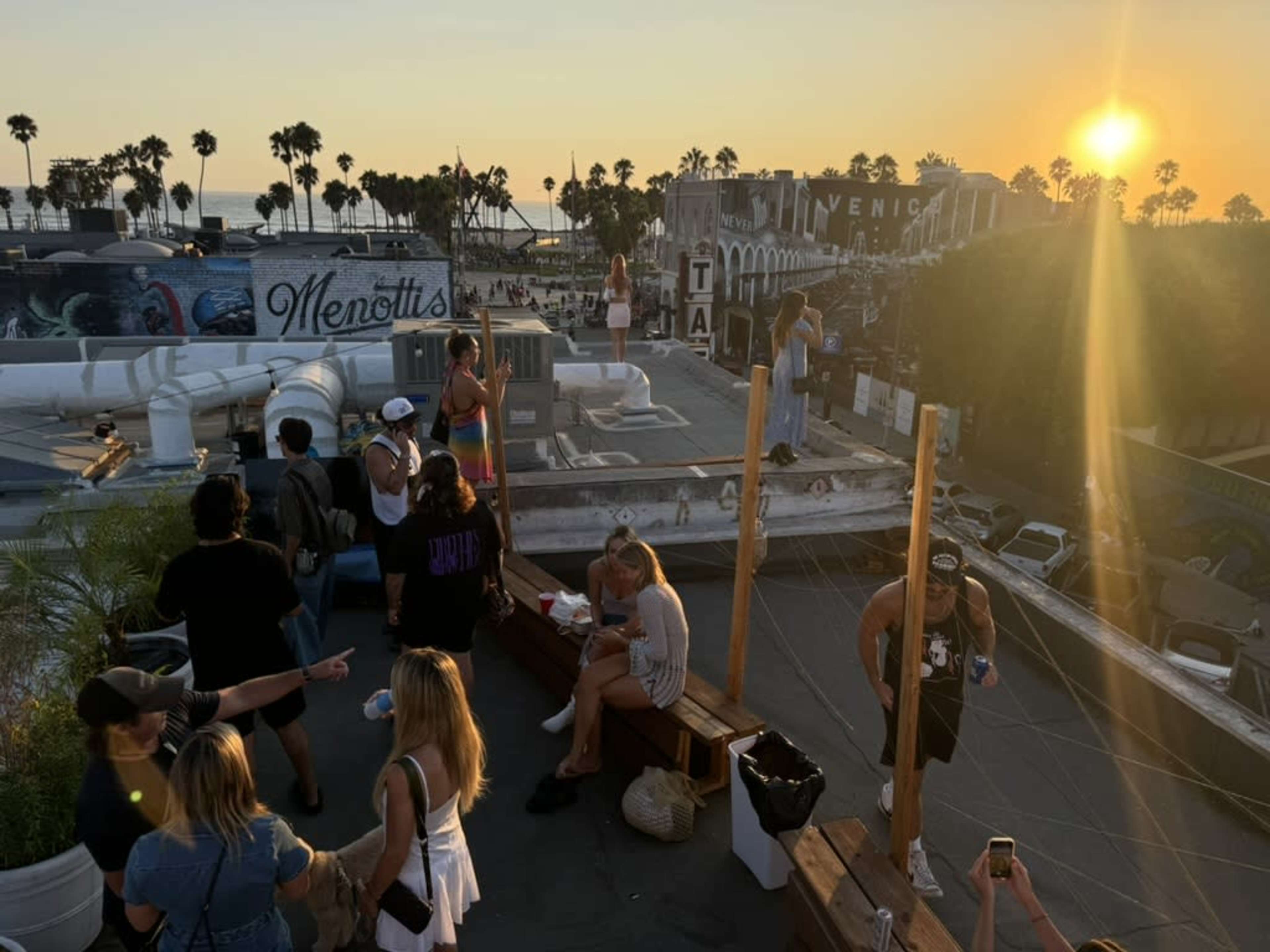 Underneath the Venice Sign - 4,000sf Ground Floor Retail, Top Floor/Rooftop 4 Bed/4Bath Event Gallery Space for Pop-ups and Branding Image in Venice, Venice, CA