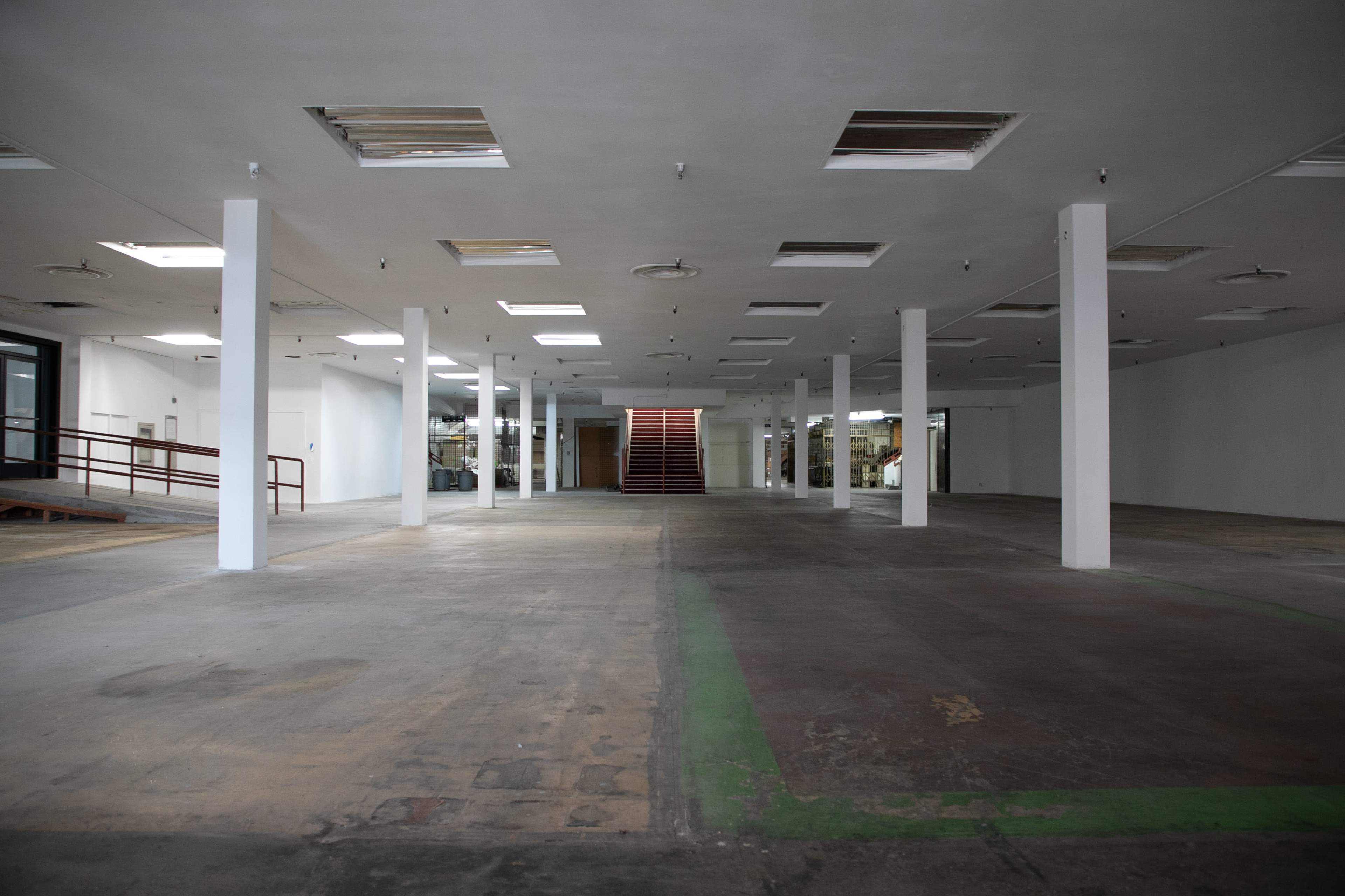 Industrial Multi Level Shopping Center Image in Inglewood, inglewood, CA