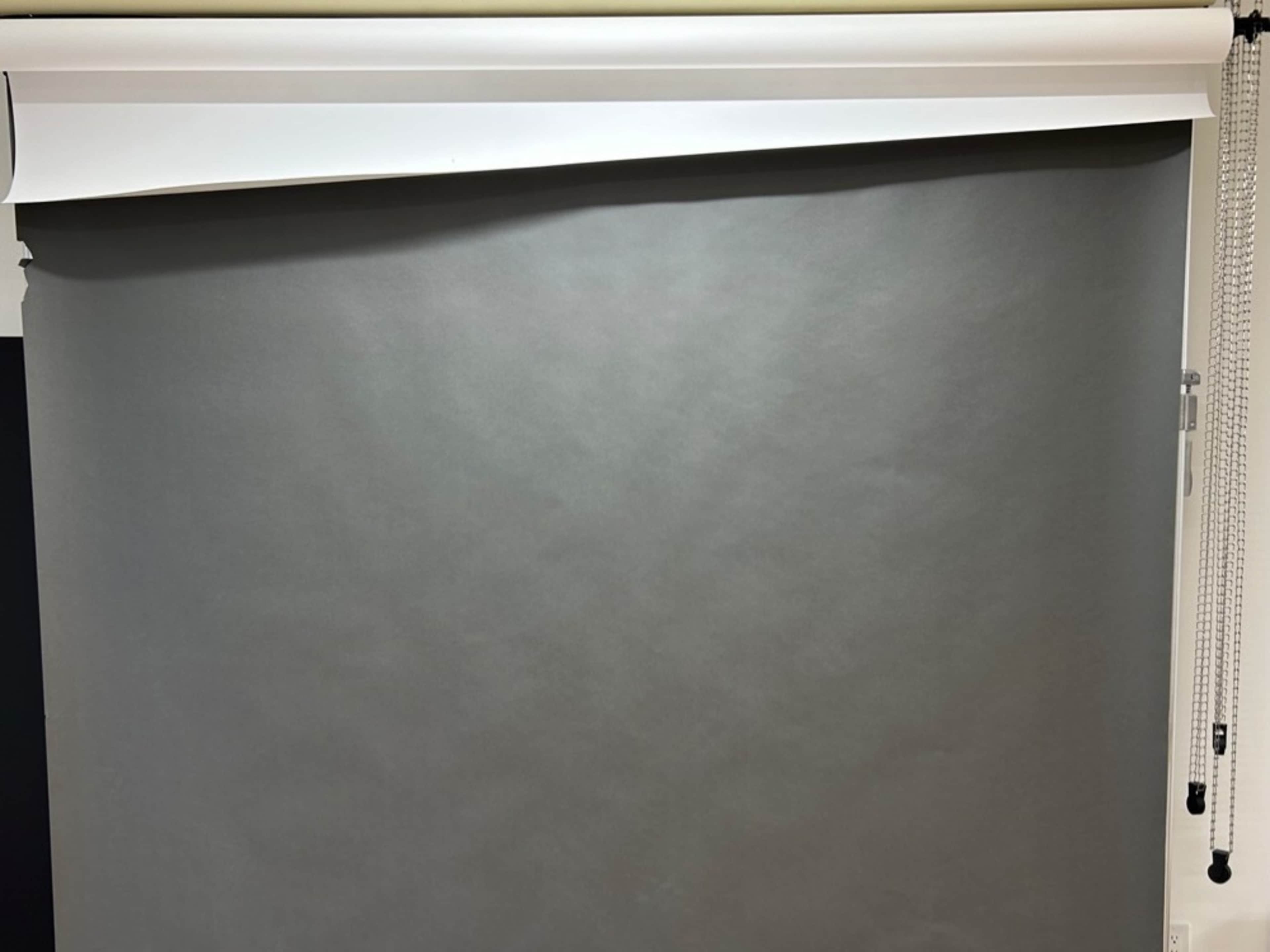Dark Grey Background Pull