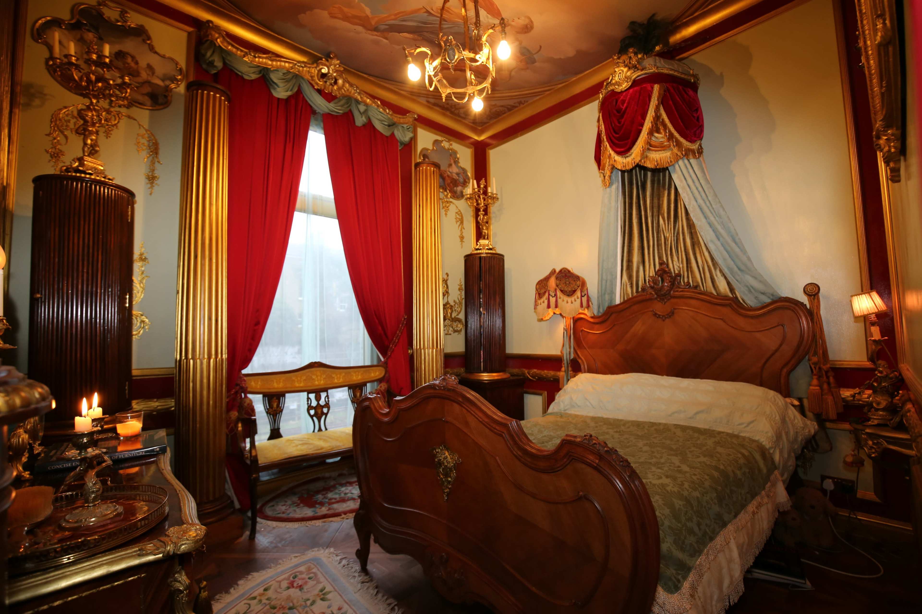 Baroque Elegance: Louis XV French Apartment with Palladian Features Image in Hammersmith, London, ENG