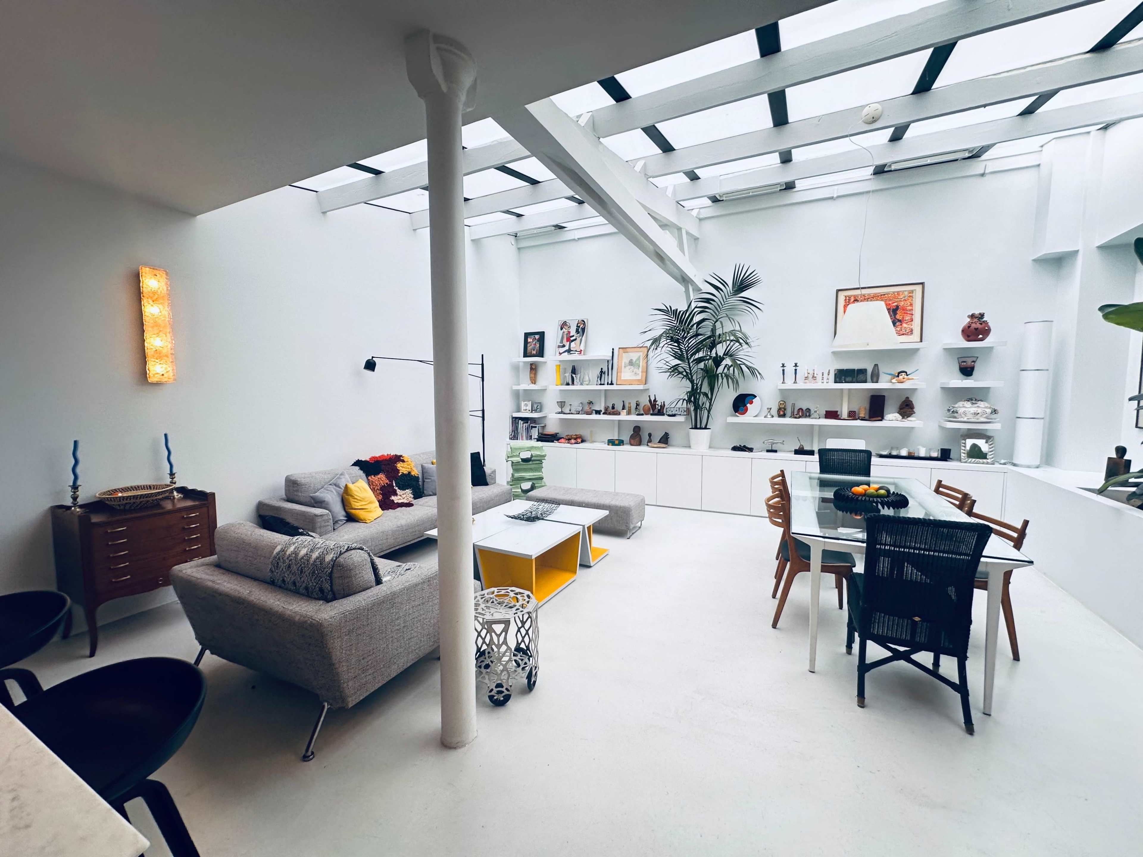 Loft oasis sous verrière vegétalisée paris 11 en RDC & Parking privé Image in Ste Marguerite, Paris