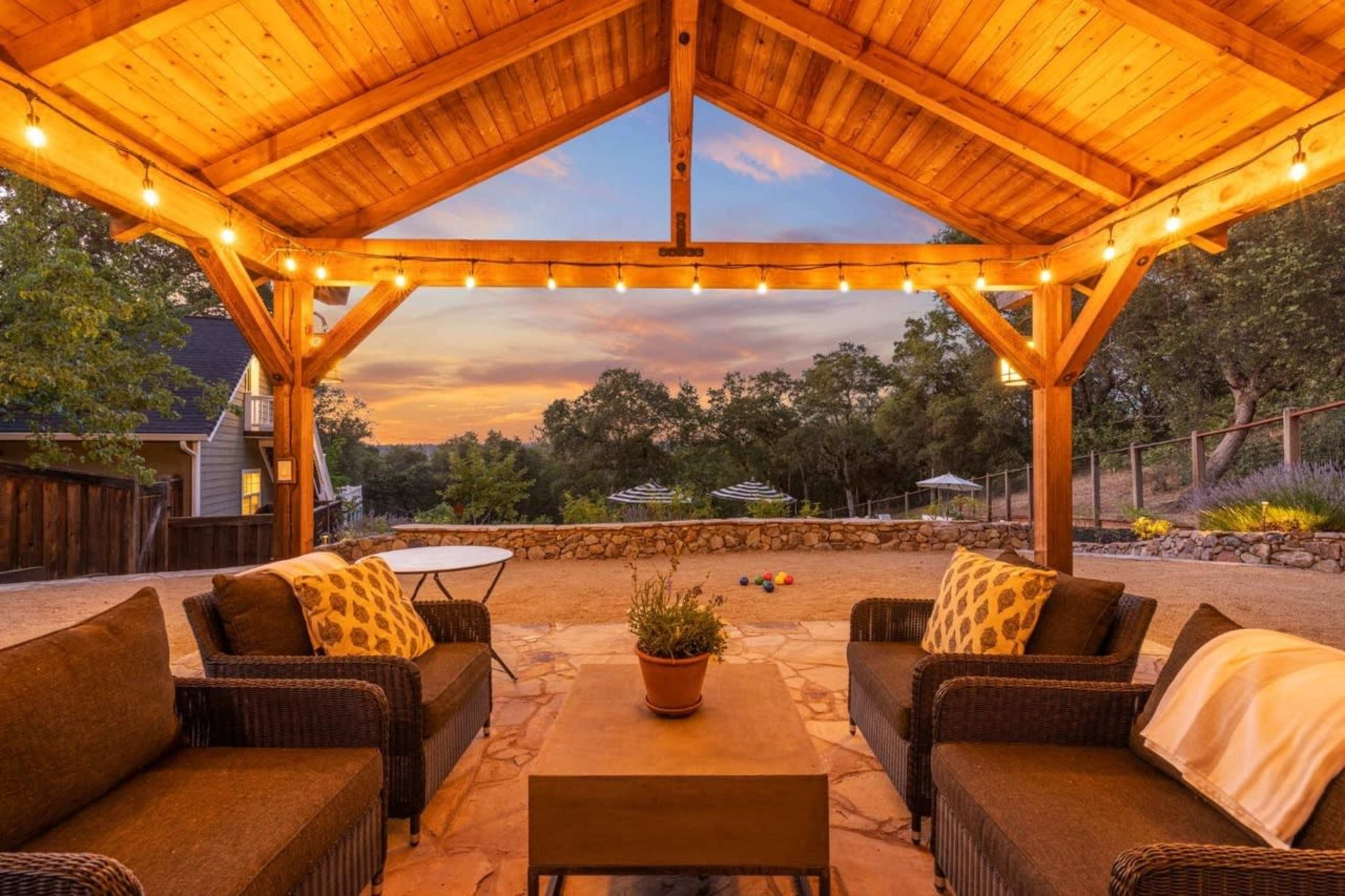 Luxe Poolside Oasis for Special Events Image in , Cool, CA