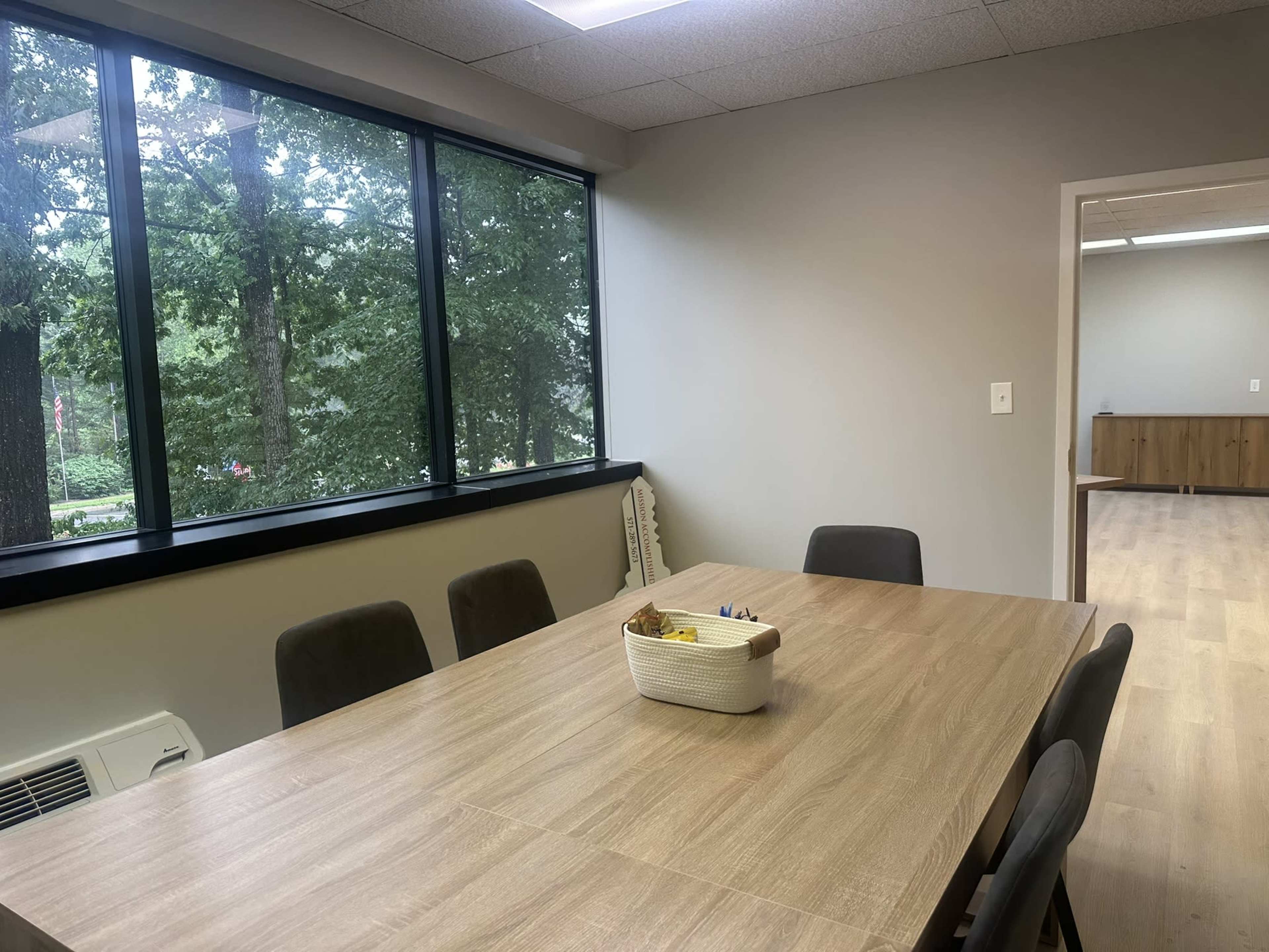 Stylish, Renovated Conference Room – Ideal for Meetings Image in Montclair, Montclair, VA