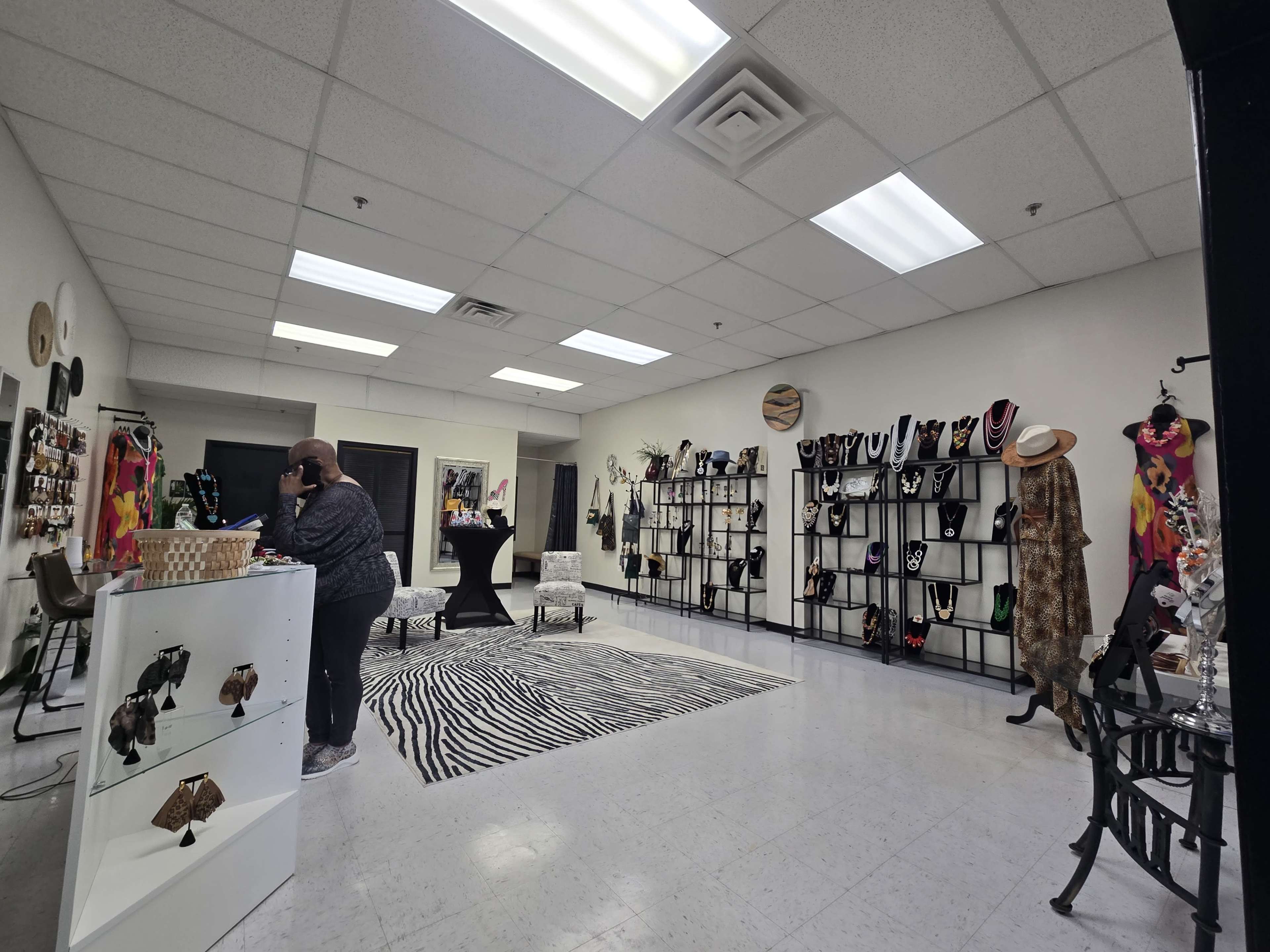 Downtown Snellville Fashion Boutique Image in Snellville, Snellville, GA