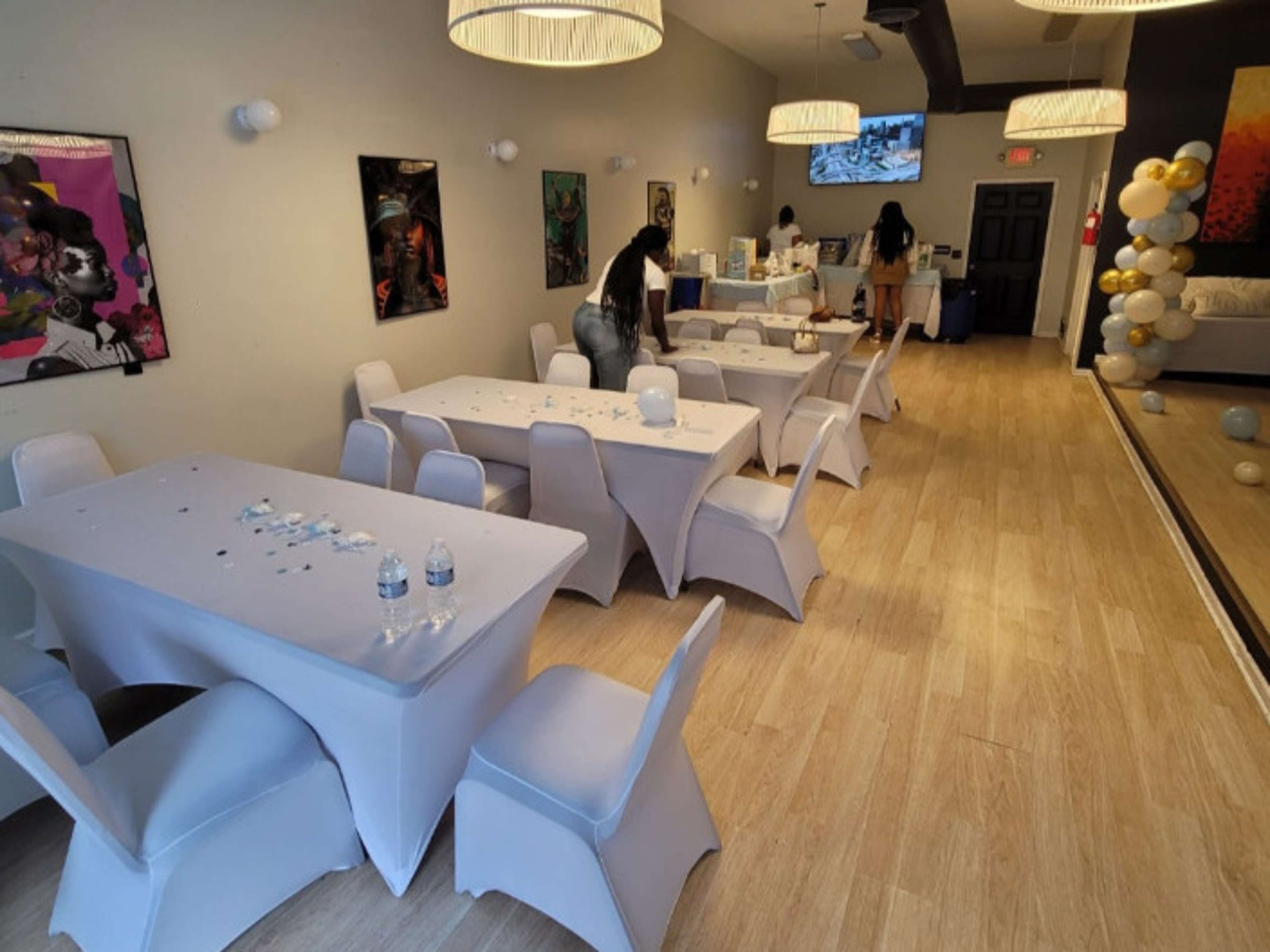 White Table covers & White Chair Covers 