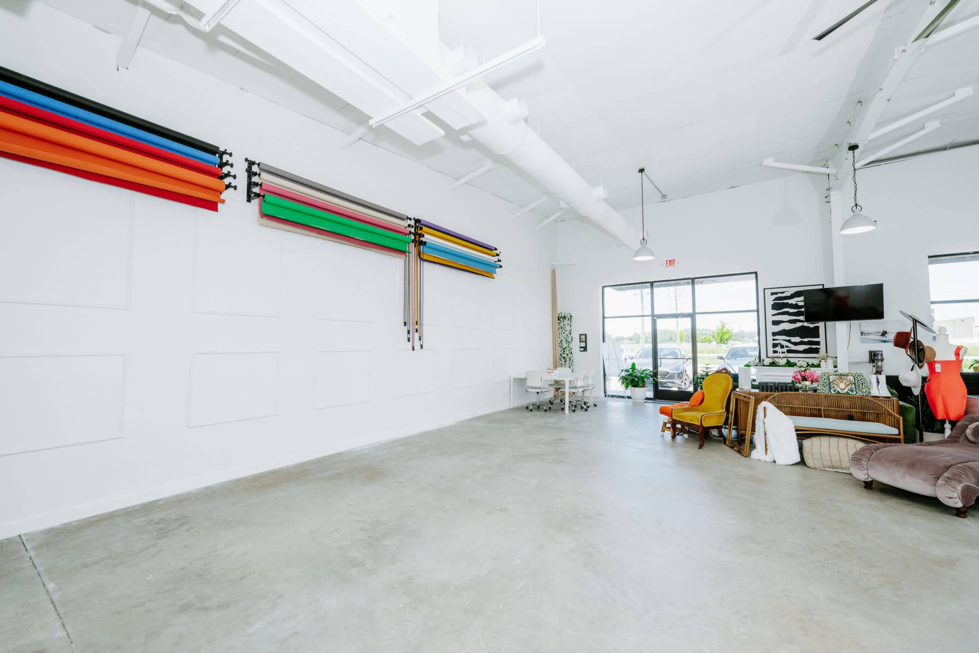 Industrial White 40 Foot Wide Photo Studio with Cyclorama Wall Image in , Richlands, NC