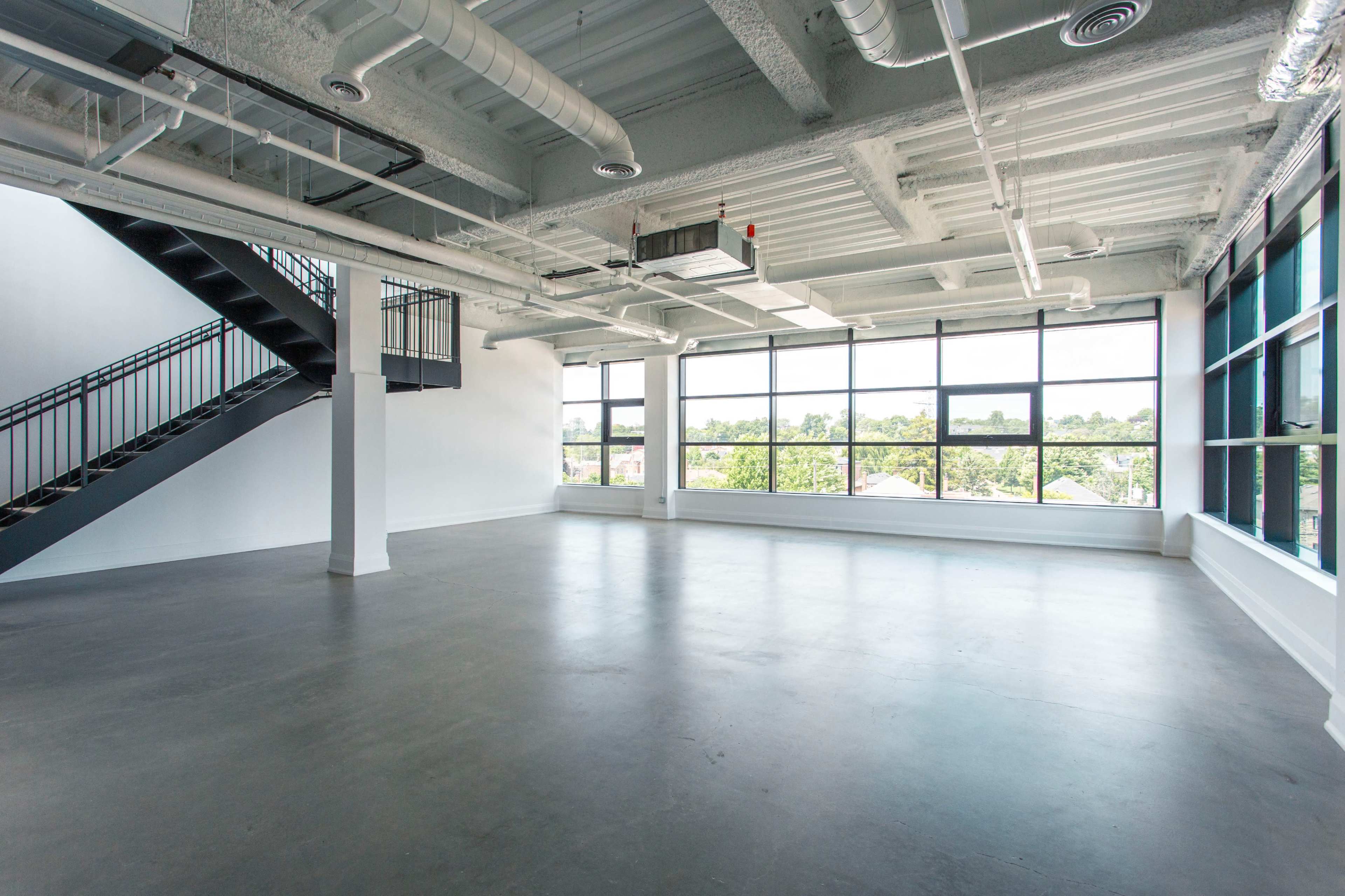 Downtown loft with a skyline view and rooftop patio Image in Davenport, toronto, ON