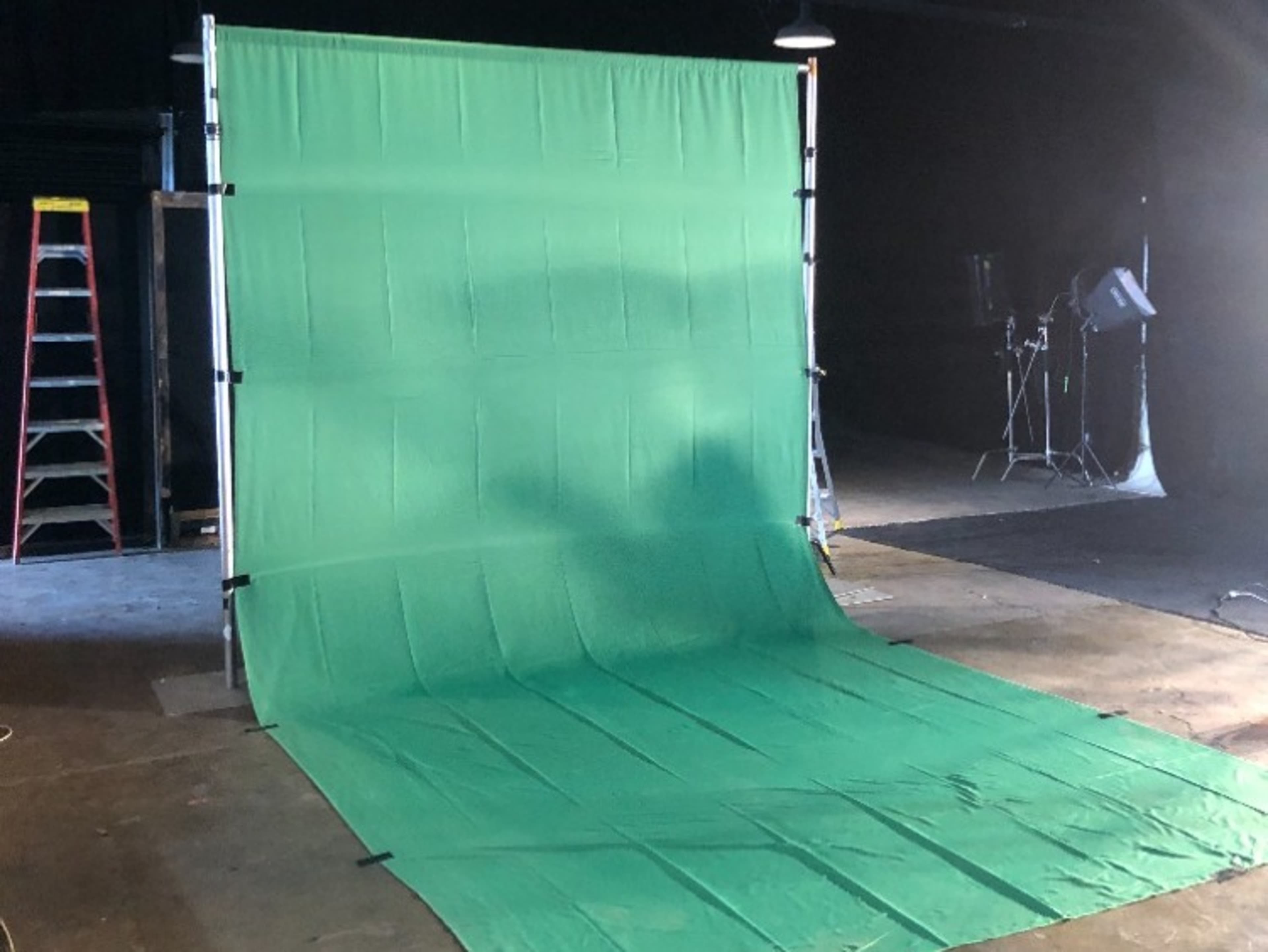 Green Screen with Pipe & Drape Set