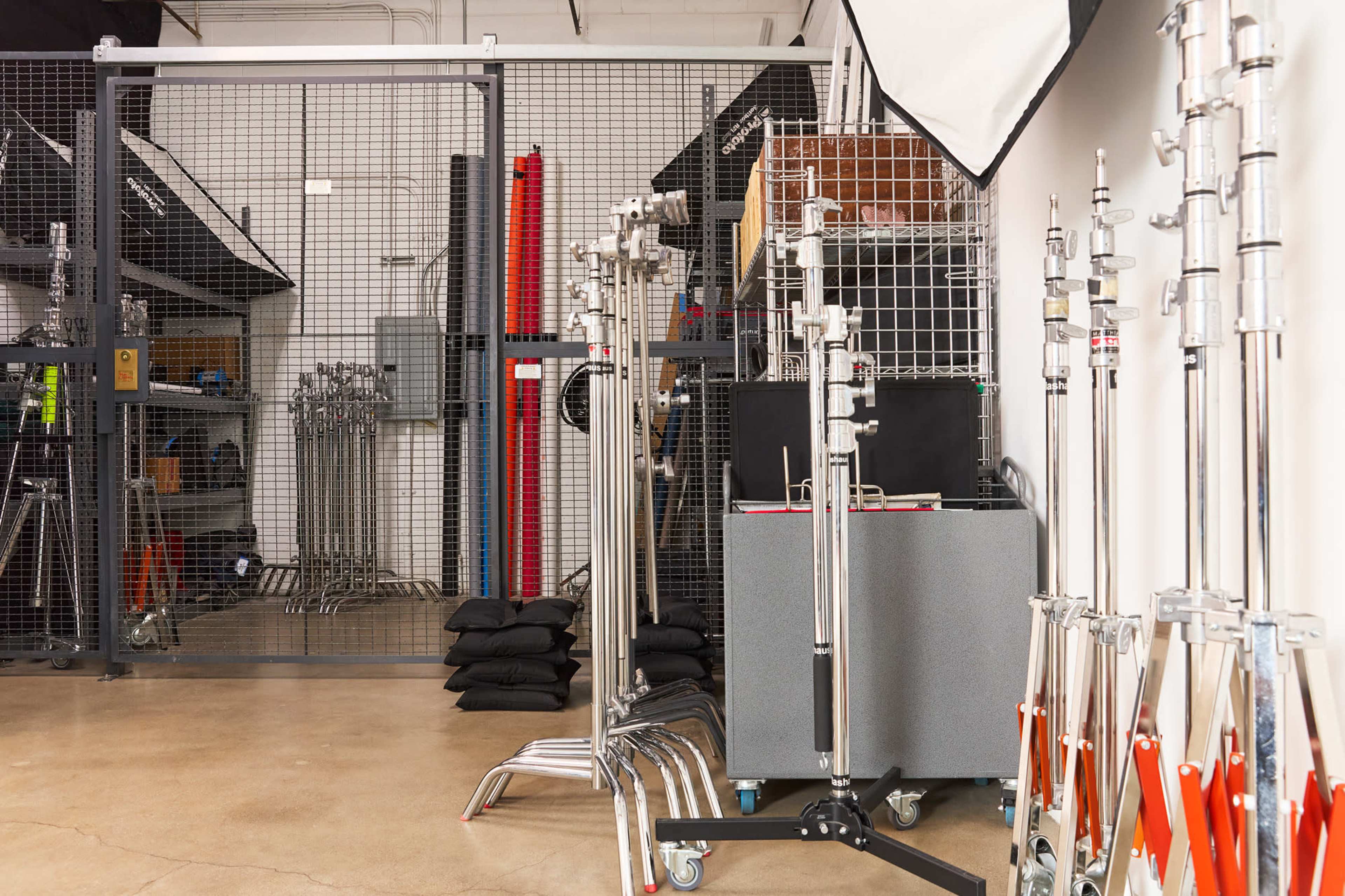 Valley Photo Studio W/Cyc - AC - Equipment Included - Located In Van Nuys Image in North Hills West, Van Nuys, CA