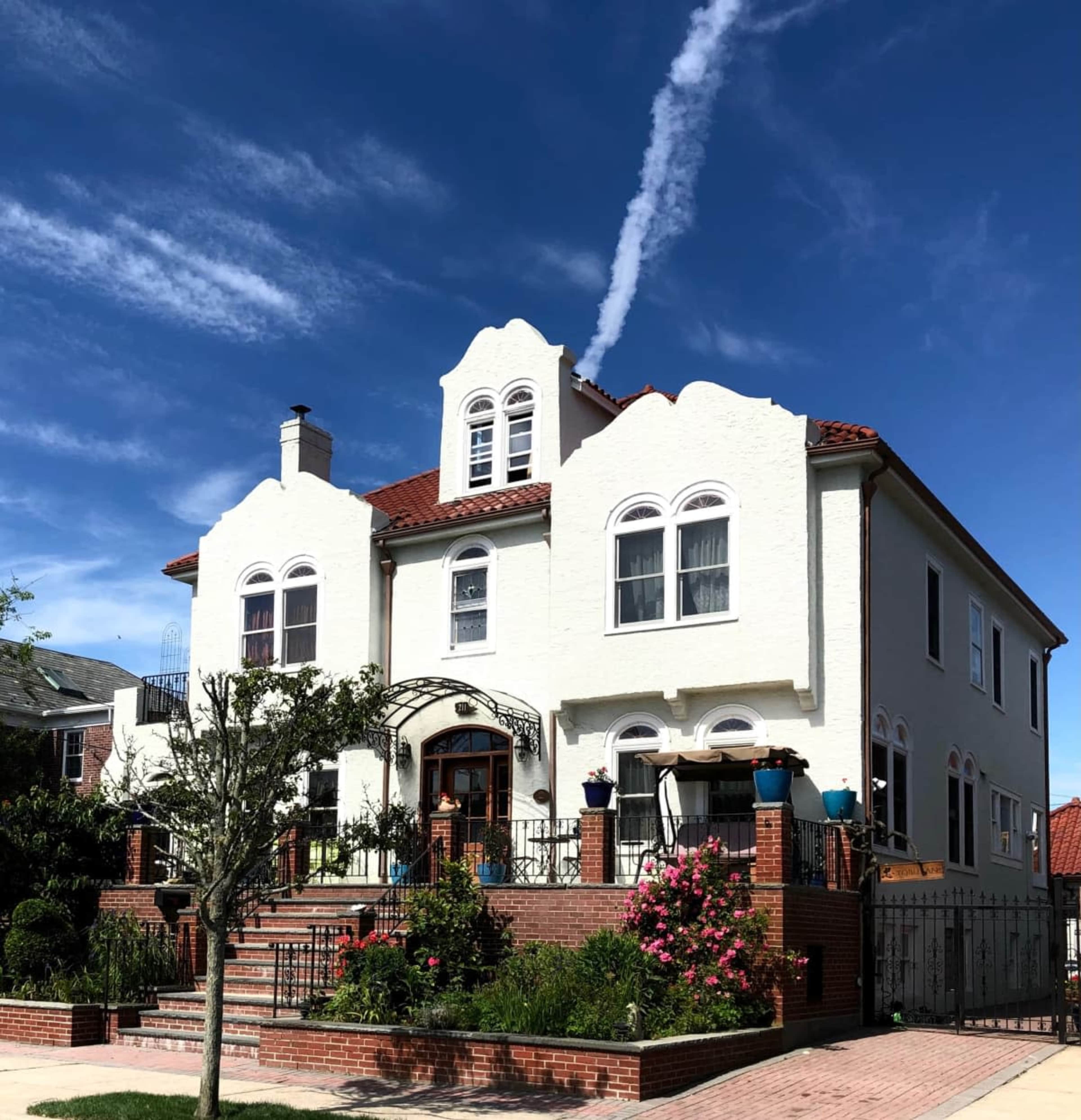 Historic 1924 Gem of a Nine-Bedroom Spanish Colonial House & Garden by the Ocean, Boardwalk & Downtown Image in Long Beach, Long Beach, NY