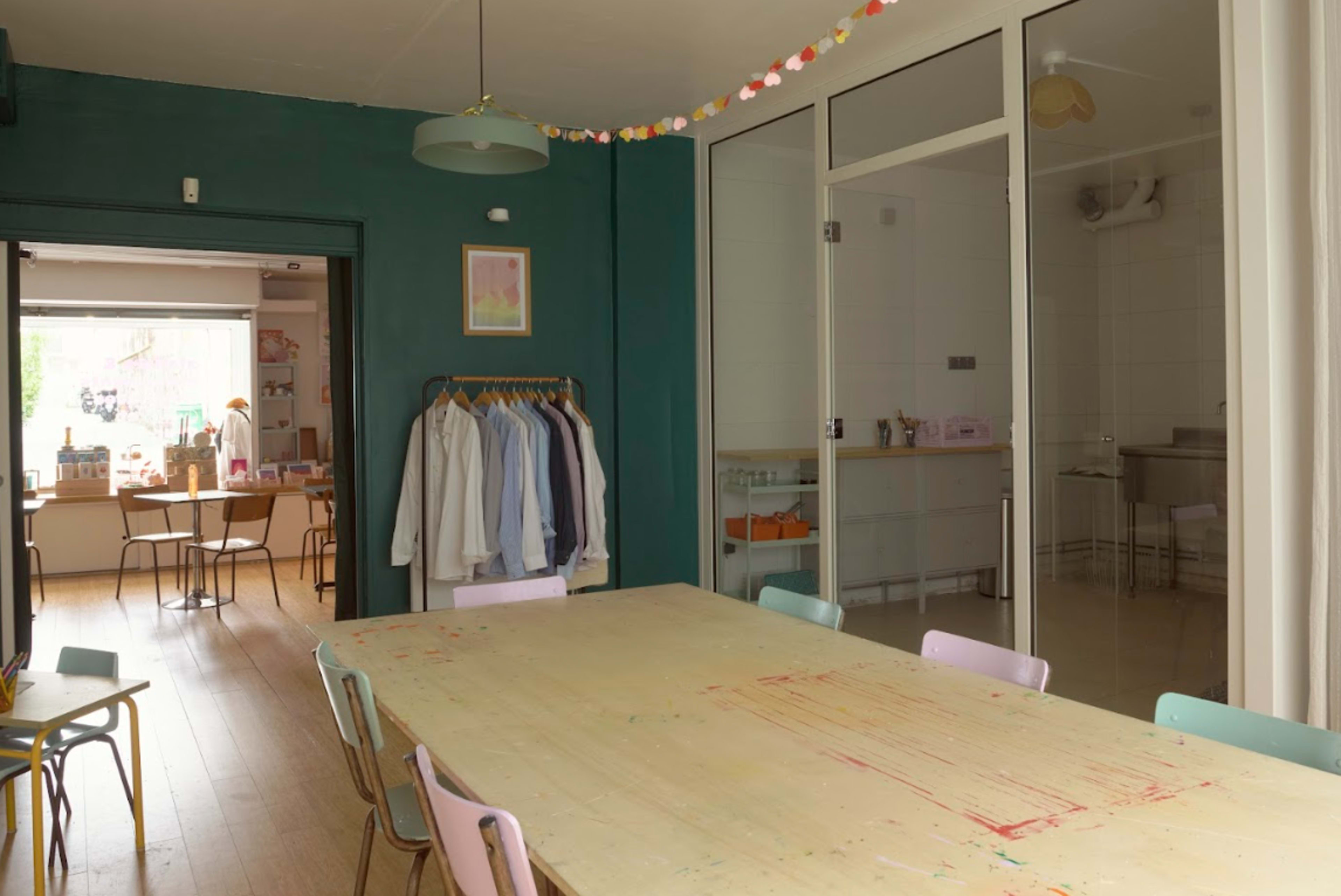 Espace lumineux et modulable de 80 m² avec bar – Paris 20e Image in Belleville, Paris