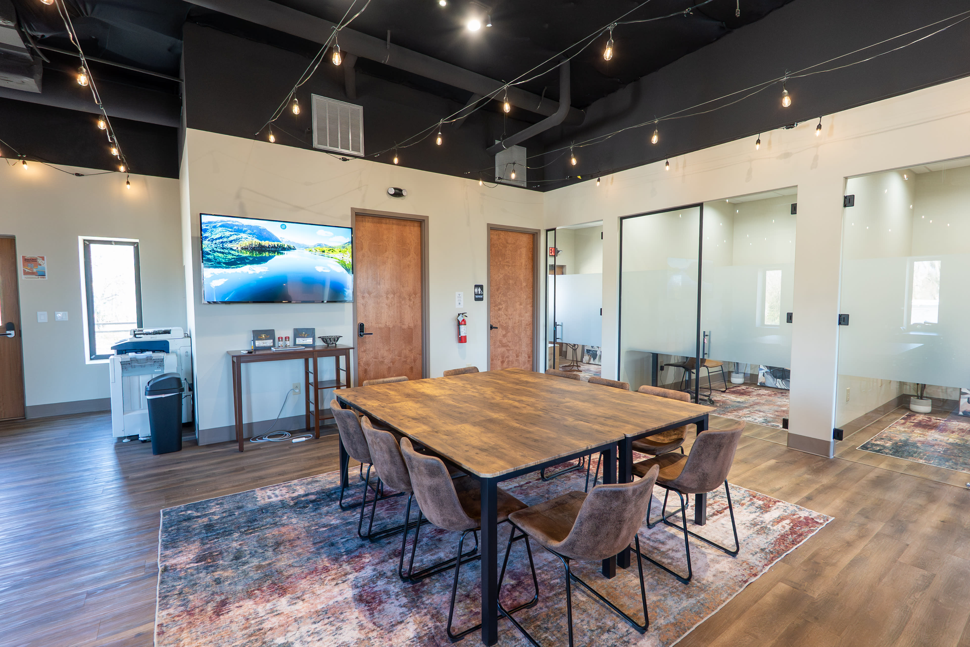 Full Office Suite: Private Offices & Meeting Rooms Image in Murfreesboro, Murfreesboro, TN