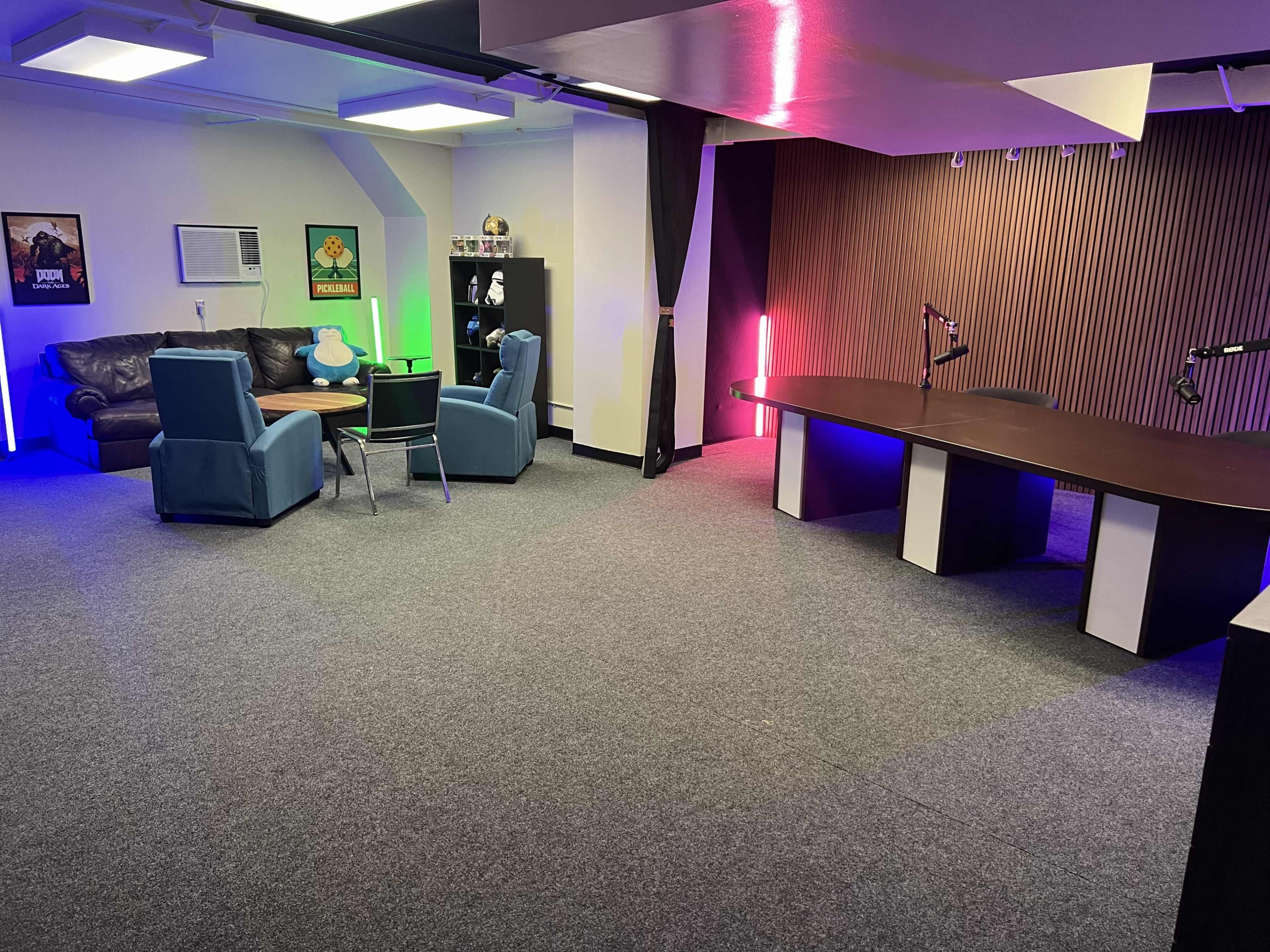 Podcast Studio Image in Pueblo, Torrance, CA