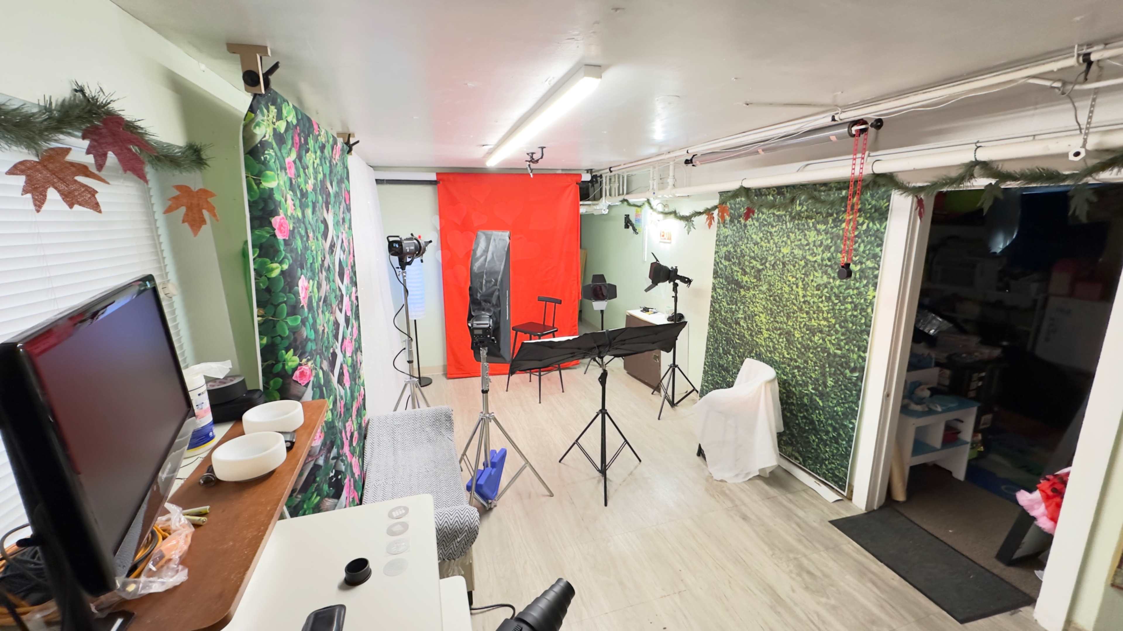 This studio is partially set up in the lower lever of a residence. It has access from street. The setup is integrated by four different spots with backdrops. is located in a well known, popular and friendly neighborhood, suburb, closest to Chicago. Image in Berwyn Township, Berwyn, IL
