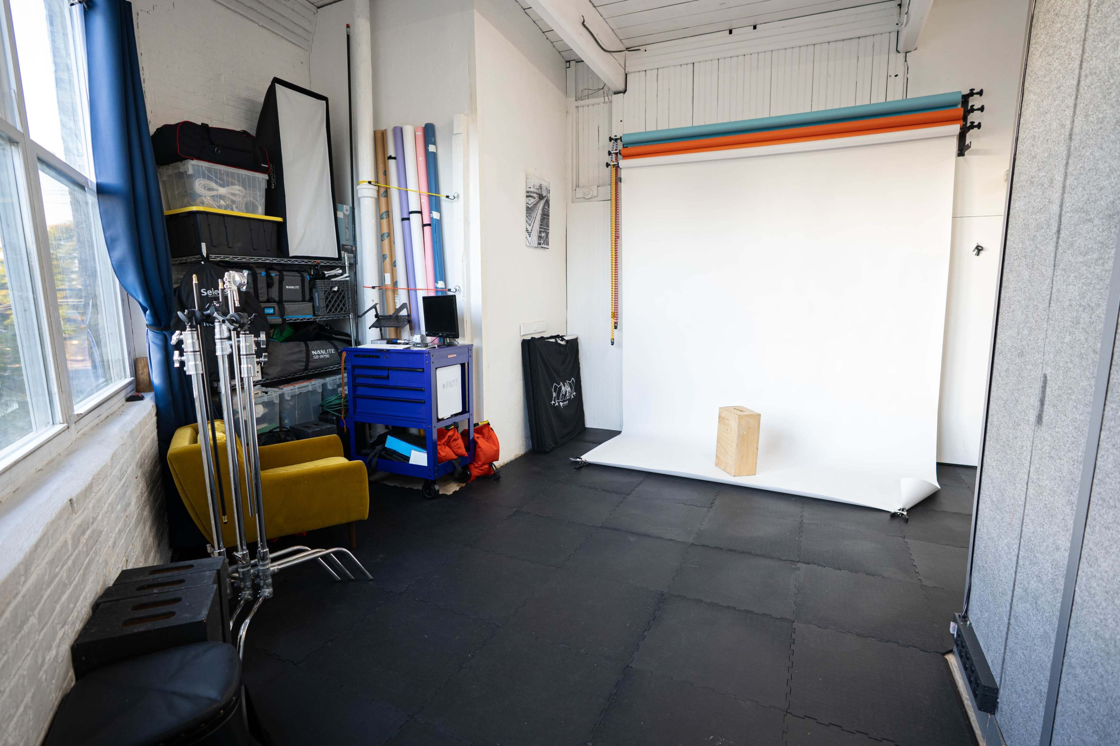 The BlahBlah Lab - Natural Light Photo/Podcast Studio Image in Central Ward, Newark, NJ