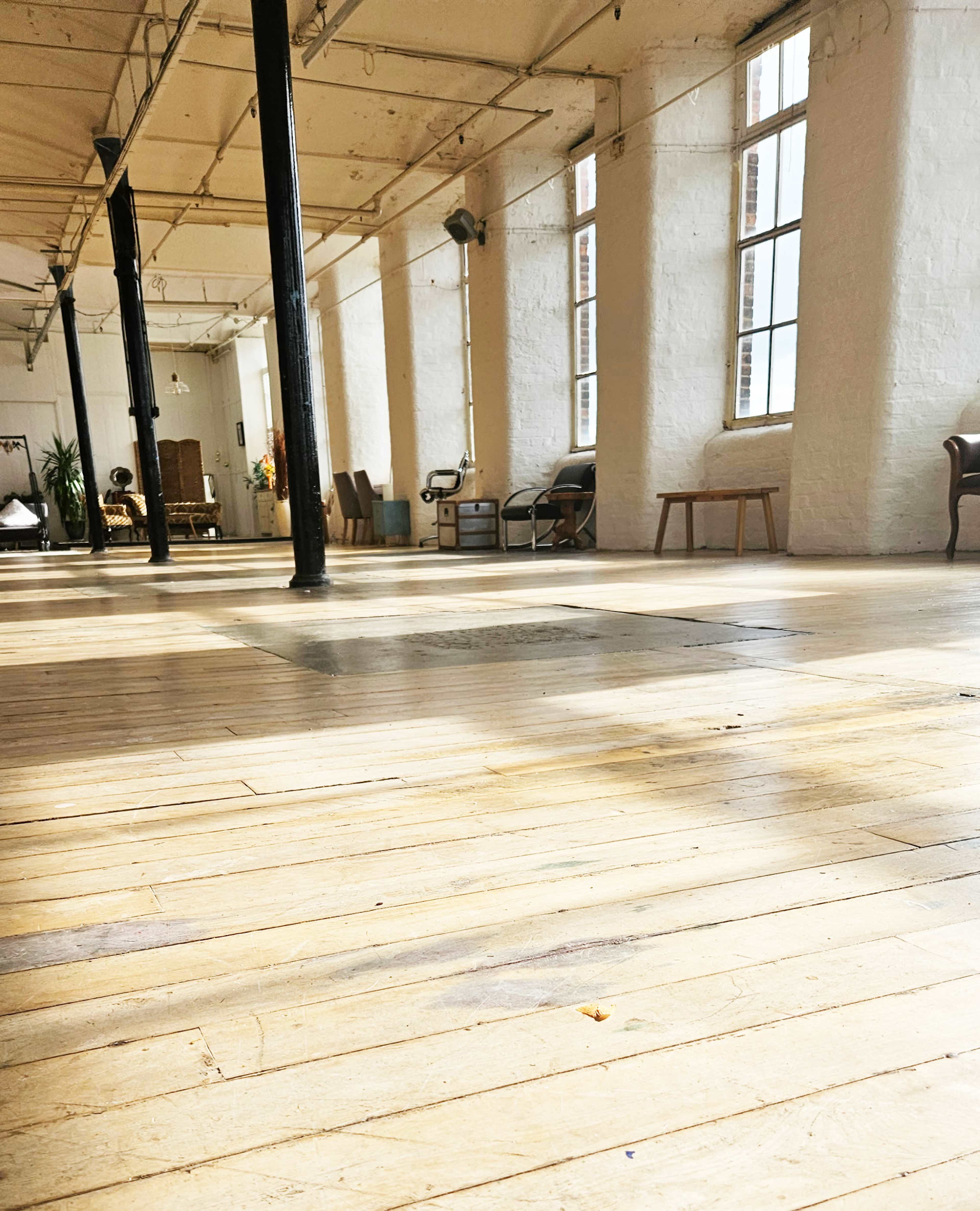 The Daylight Space - Huge windows - Old Cotton Mill - Loft Apartment vibe Image in Stockport, Stockport, ENG