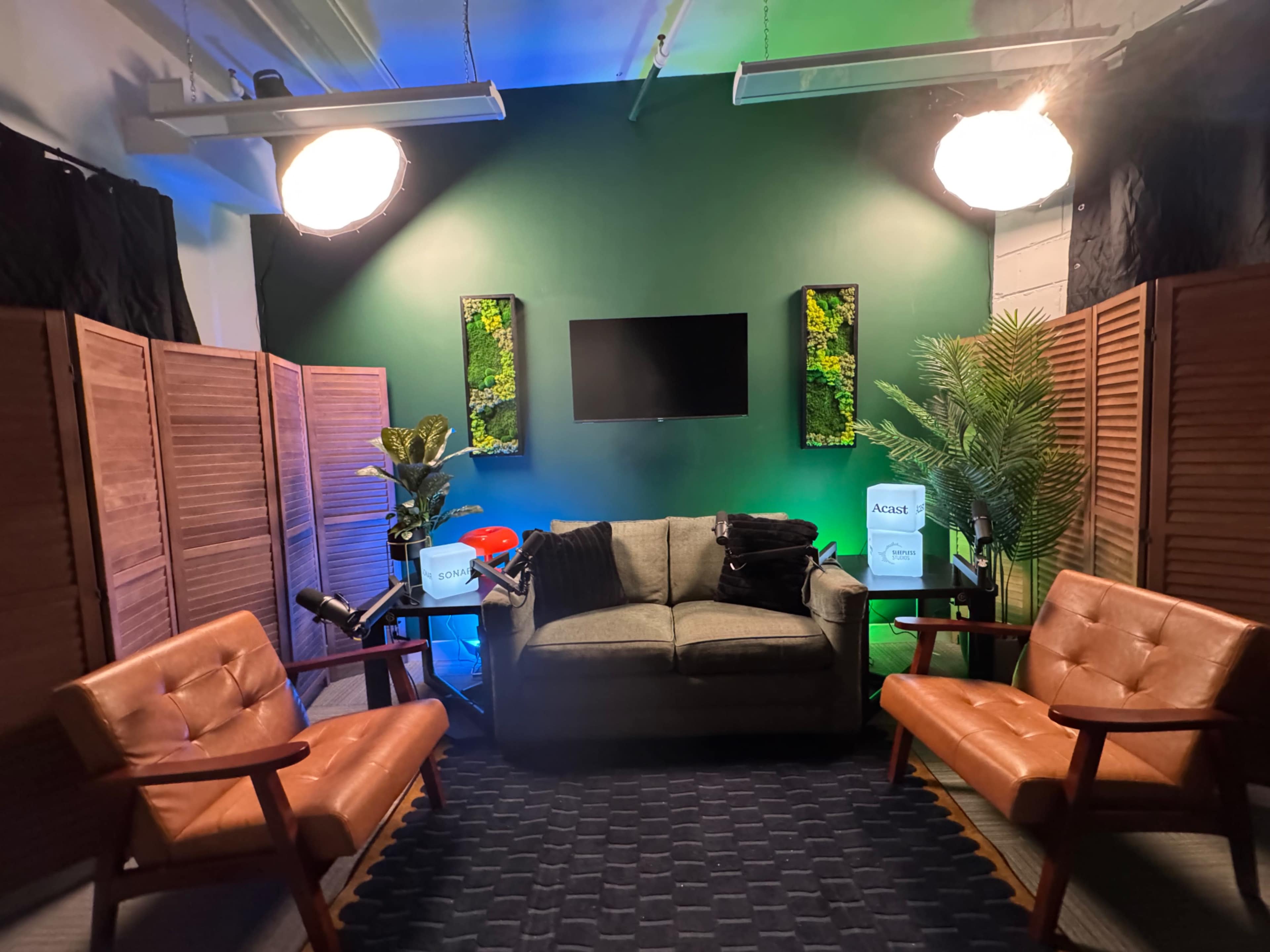 Pro Podcast Studio Sponsored by Acast Image in Niagara, Toronto, ON
