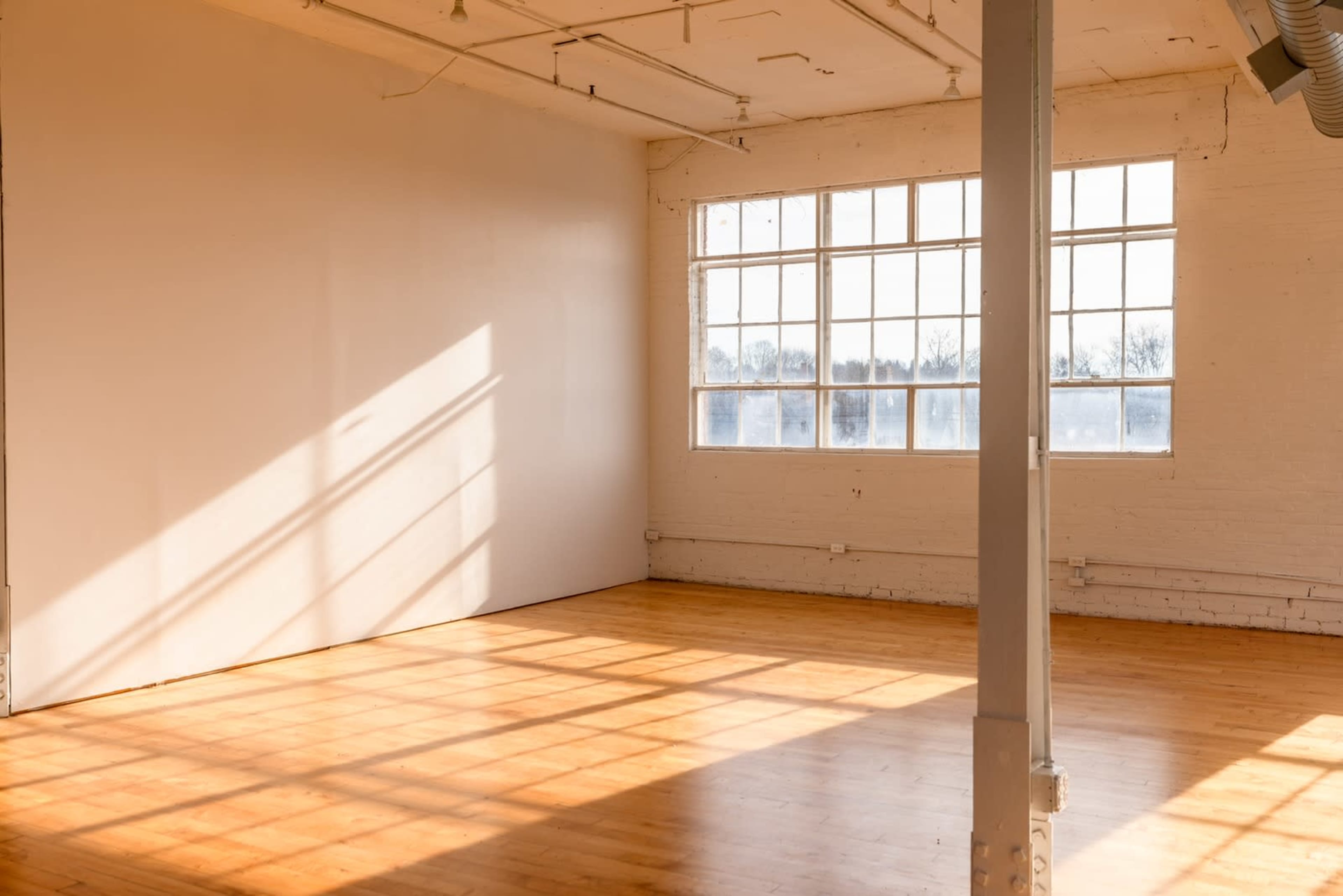 Expansive Bright Natural Light Open-Concept Loft Studio w/ Cyclorama Image in REAR BUILDING, Newton, MA