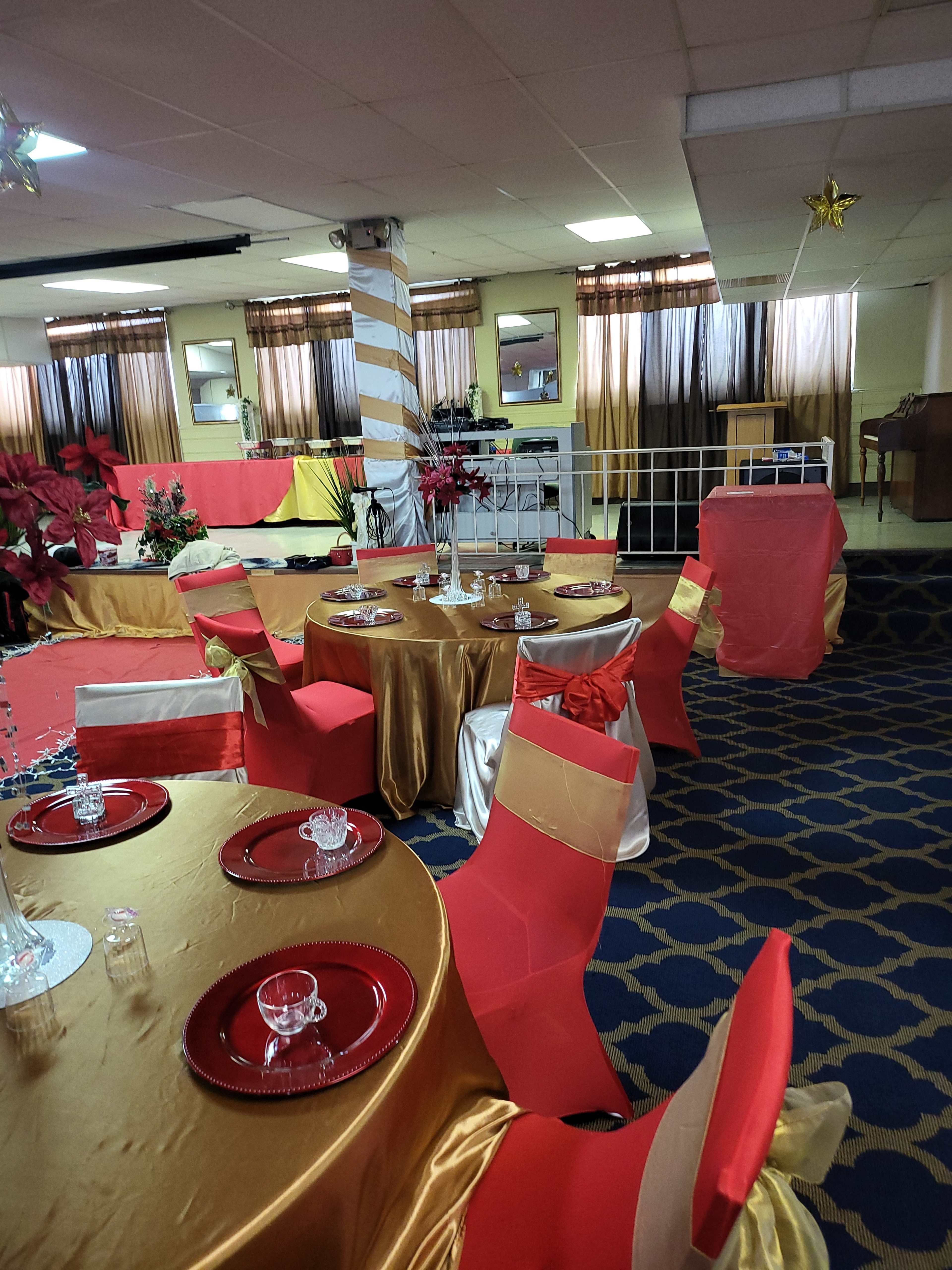 Suburban location with ample free parking Image in Bedford, Bedford, OH