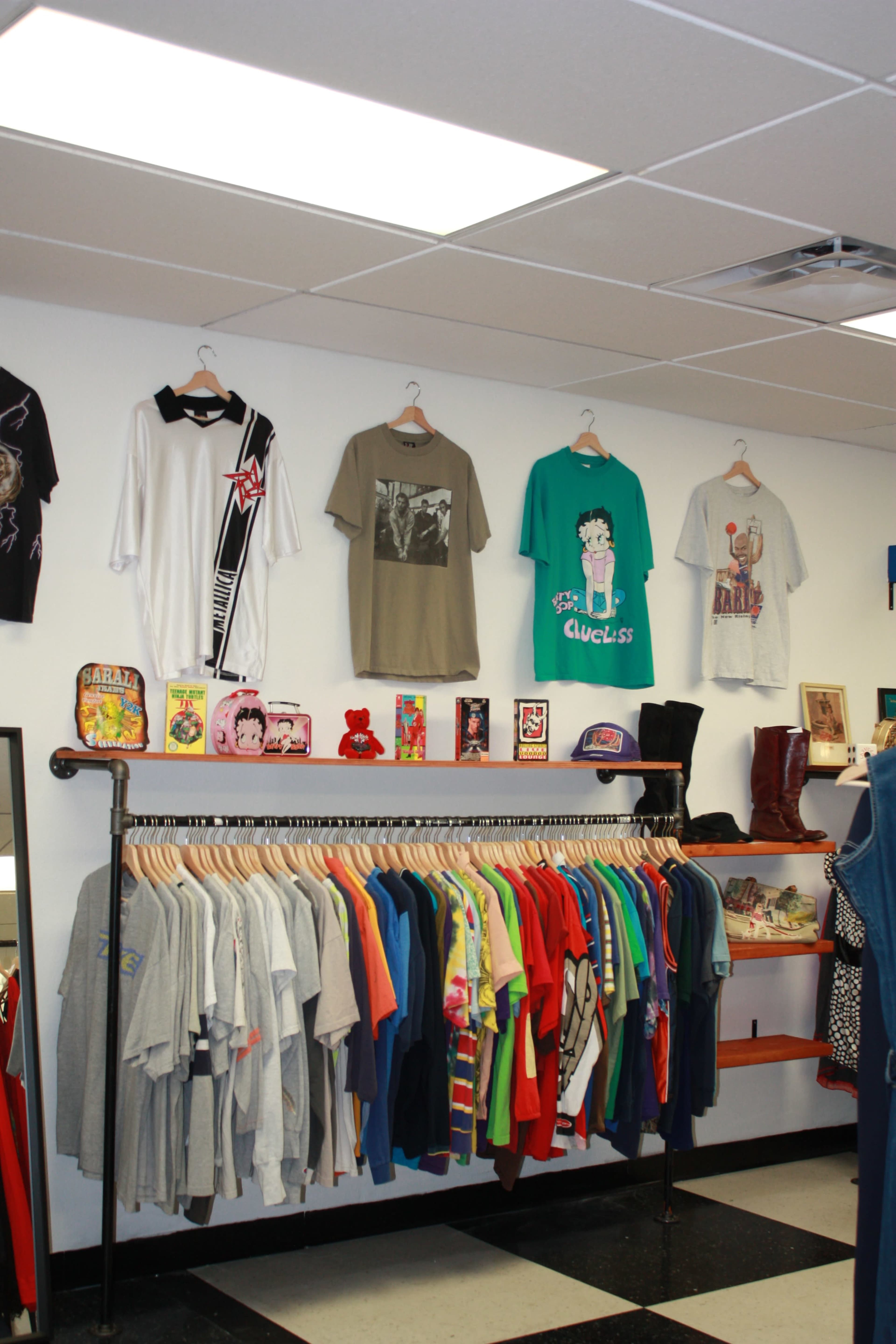 Stylish Vintage Clothing Store in Mesa Image in Dobson Ranch, Mesa, AZ