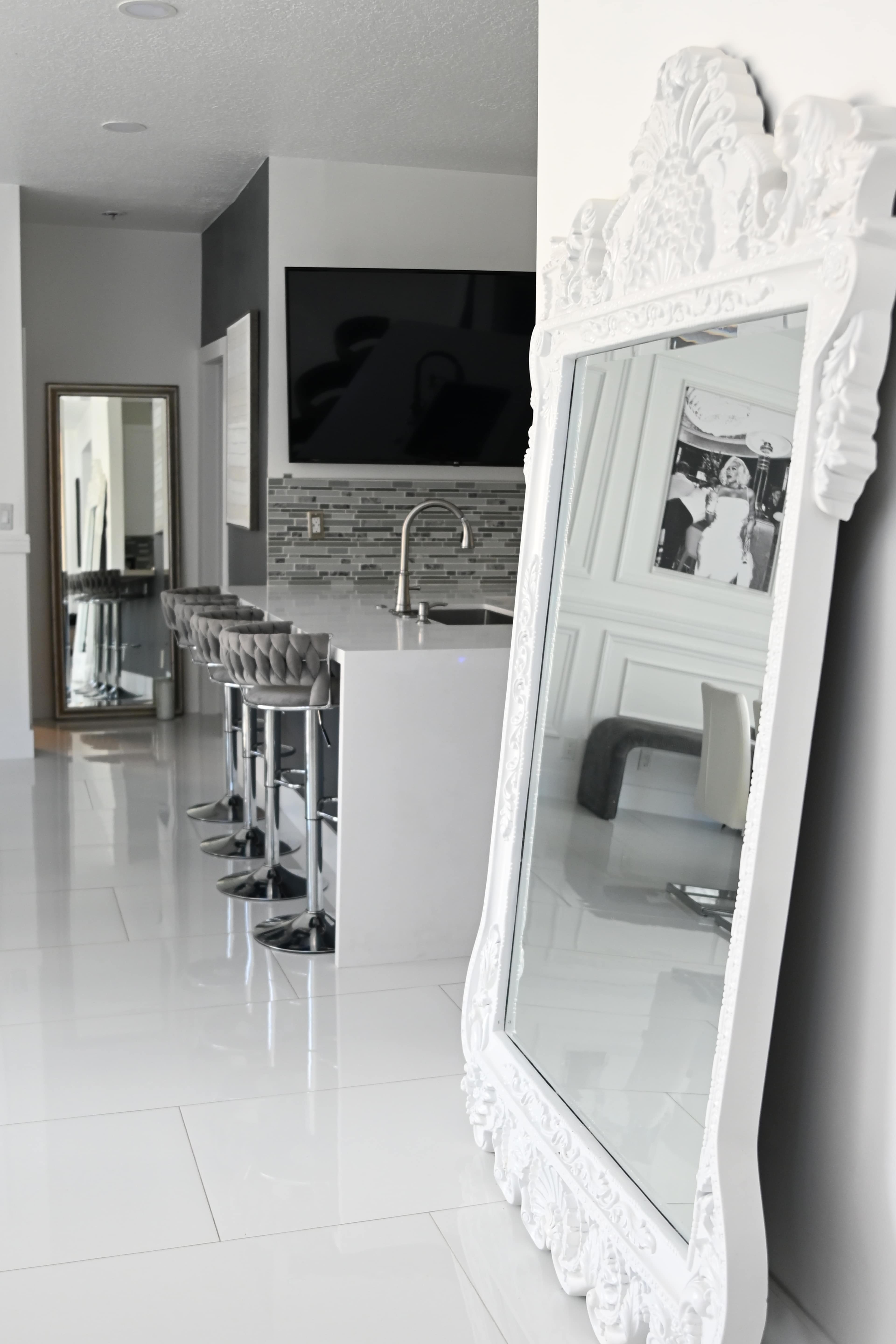 Bright Beautiful Kitchen & Large Livingroom Area Image in Heron Bay, Coral Springs, FL