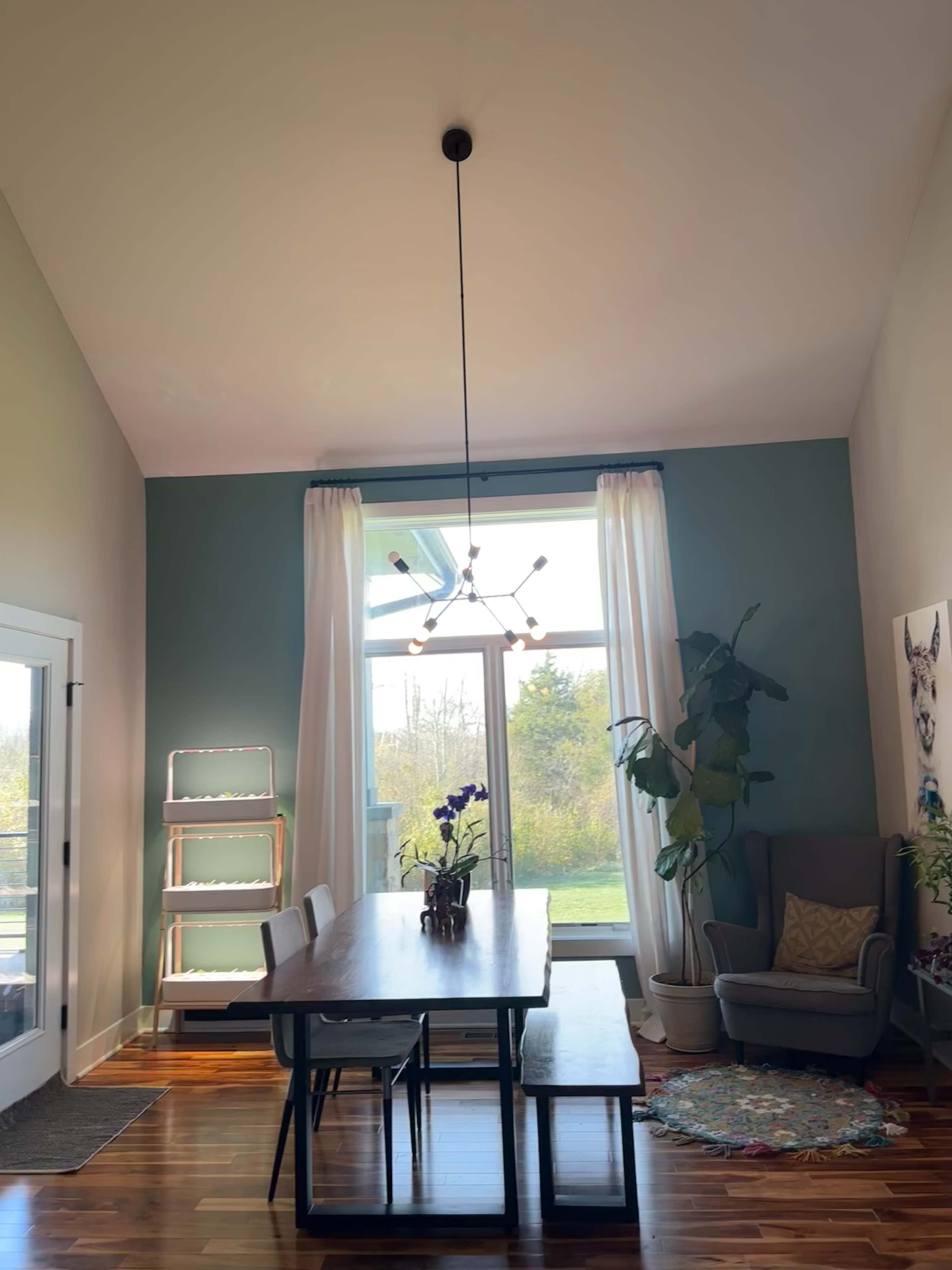 Unique designer estate - Production ready with multiple backdrops and an abundance of natural light Image in Miami Township, Miamisburg, OH